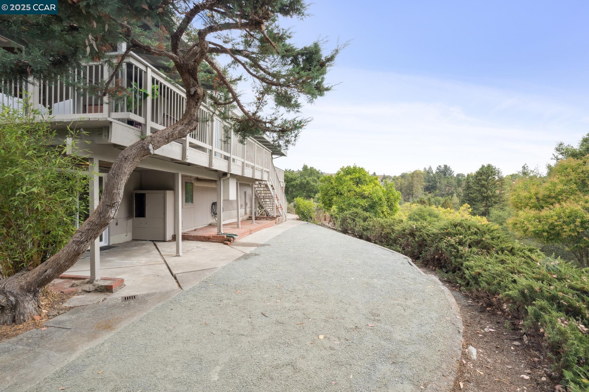 12 La Cresta Rd