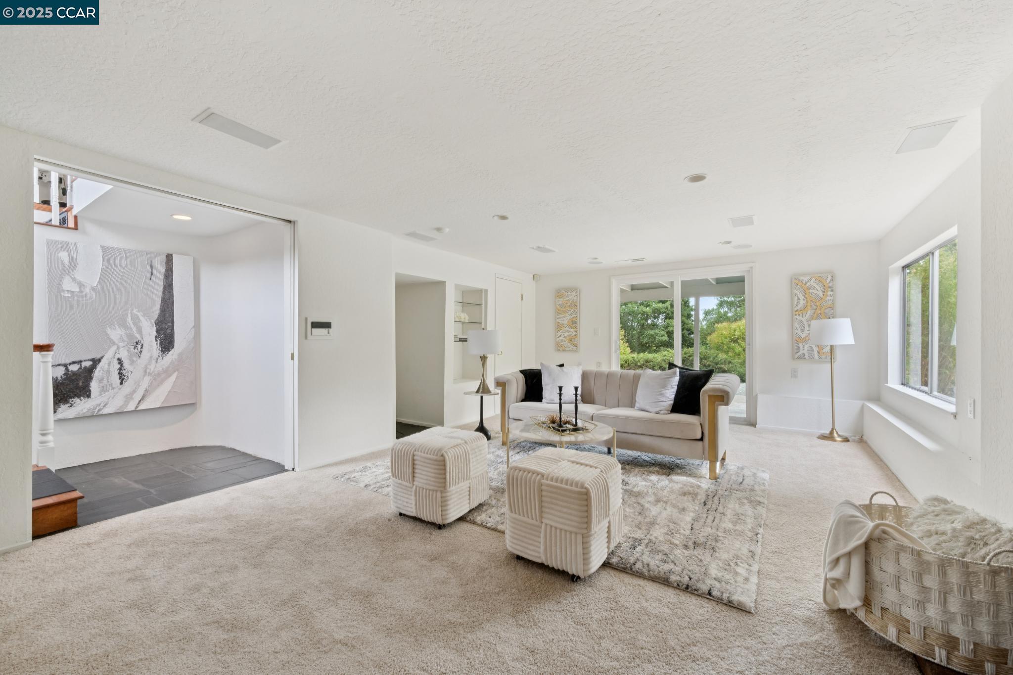 12 La Cresta Rd