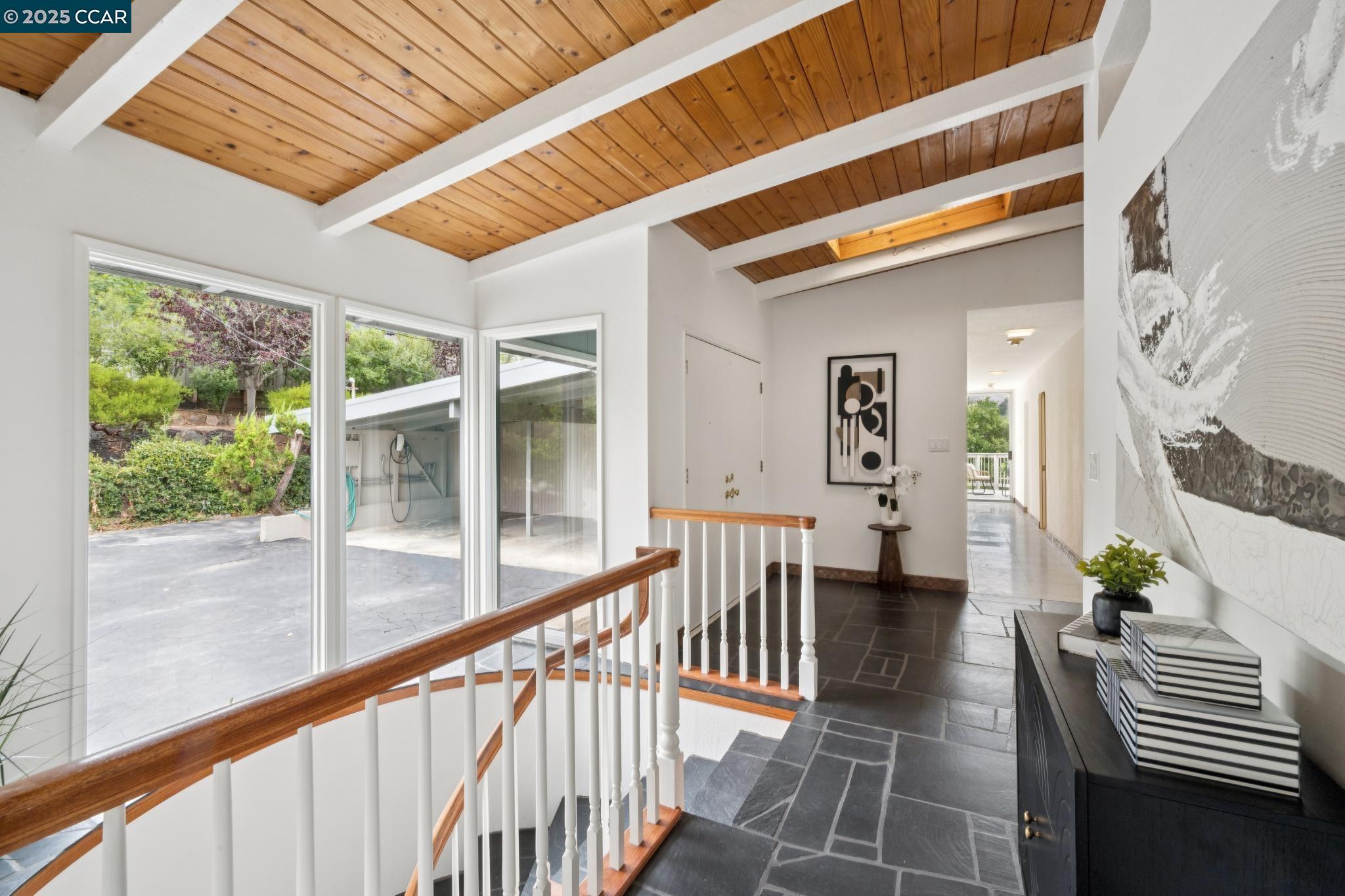 12 La Cresta Rd