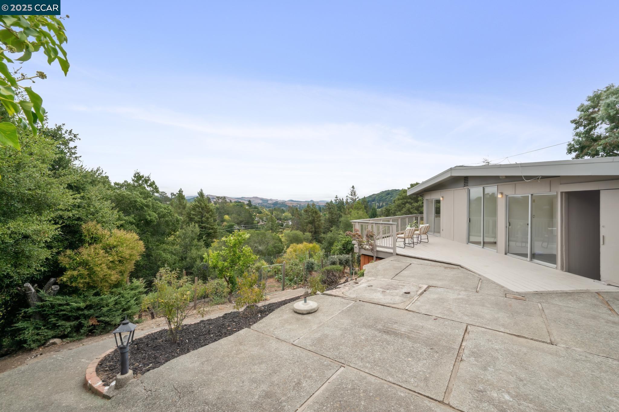 12 La Cresta Rd