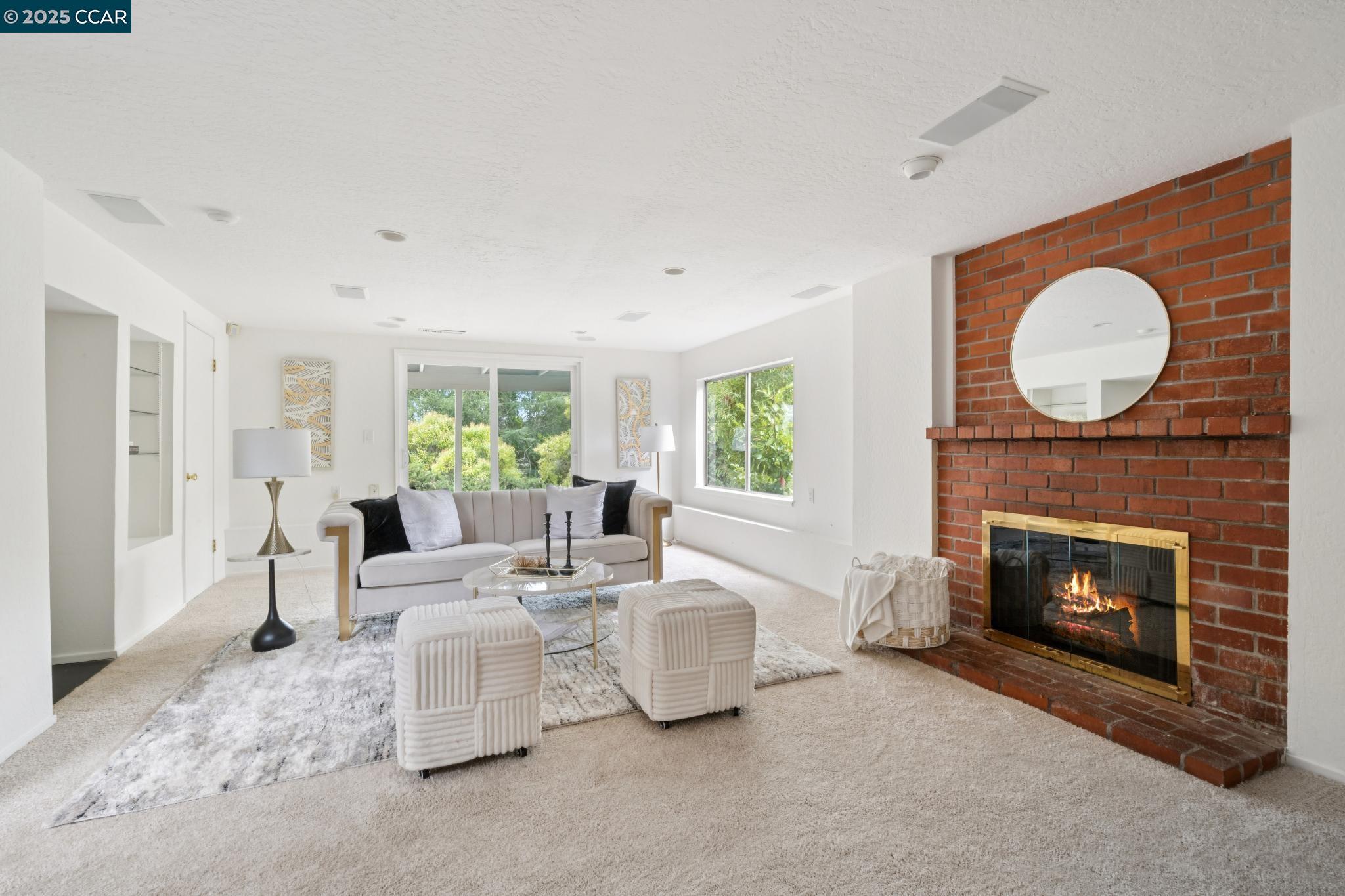 12 La Cresta Rd