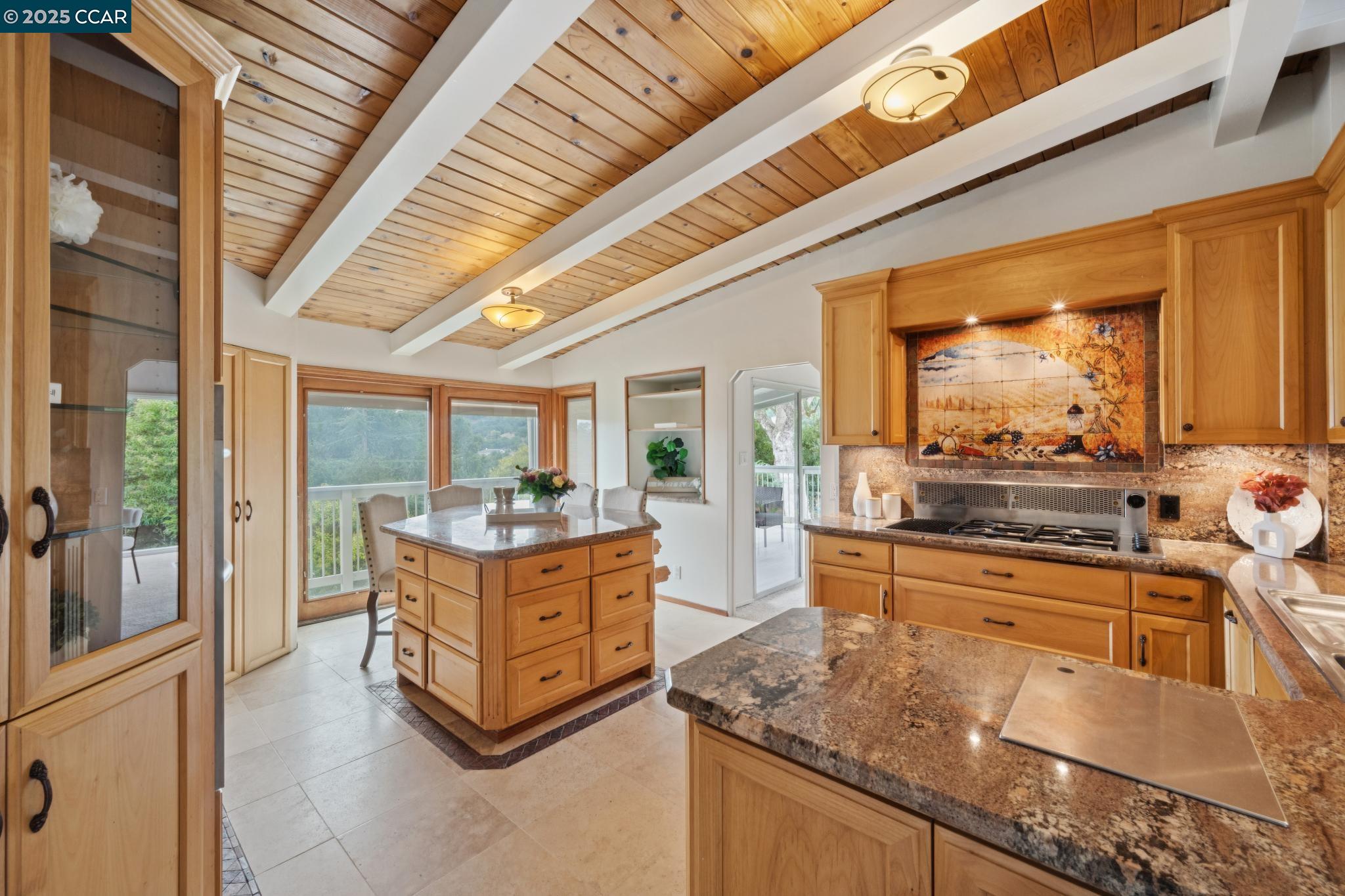 12 La Cresta Rd