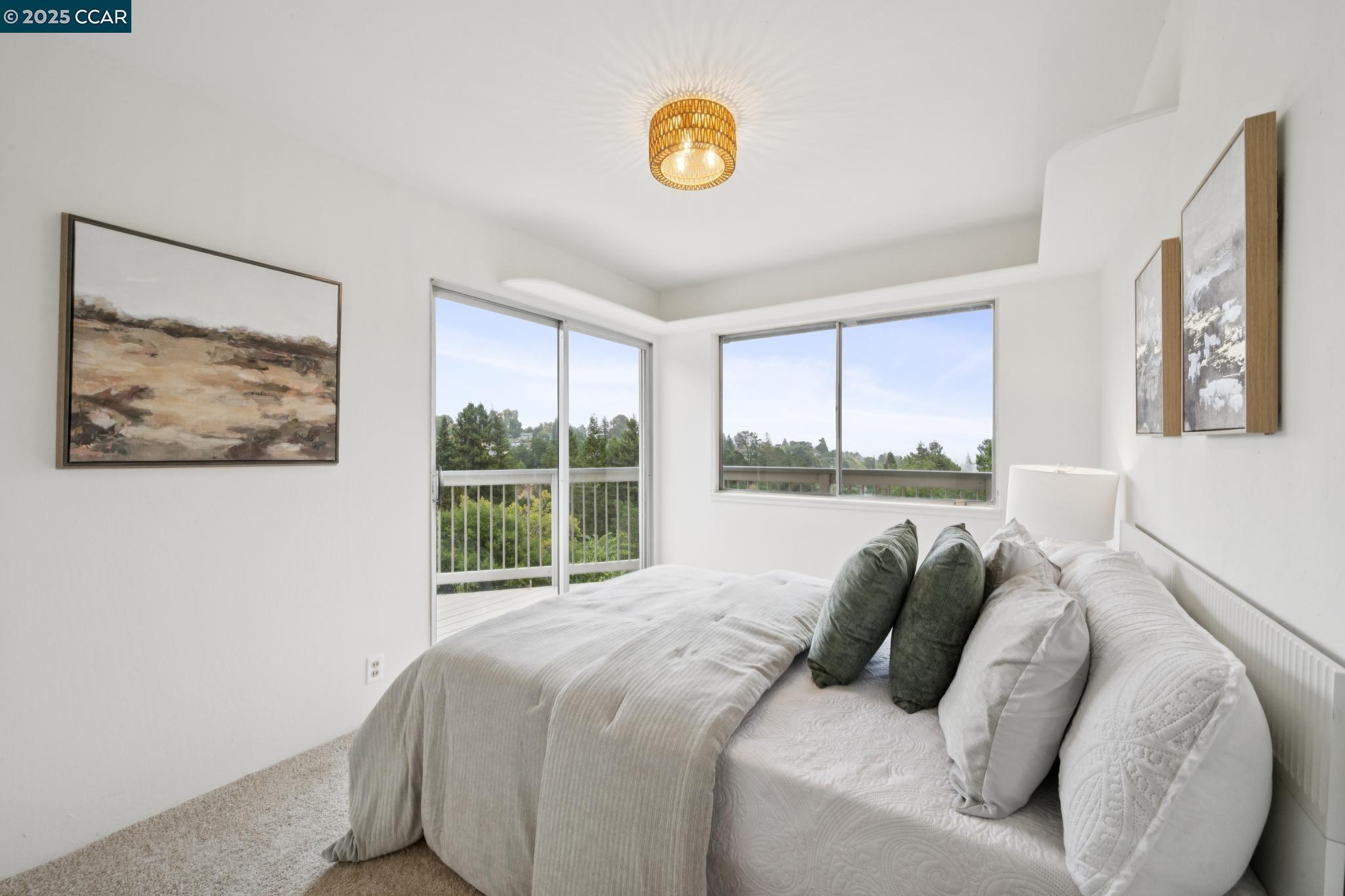 12 La Cresta Rd