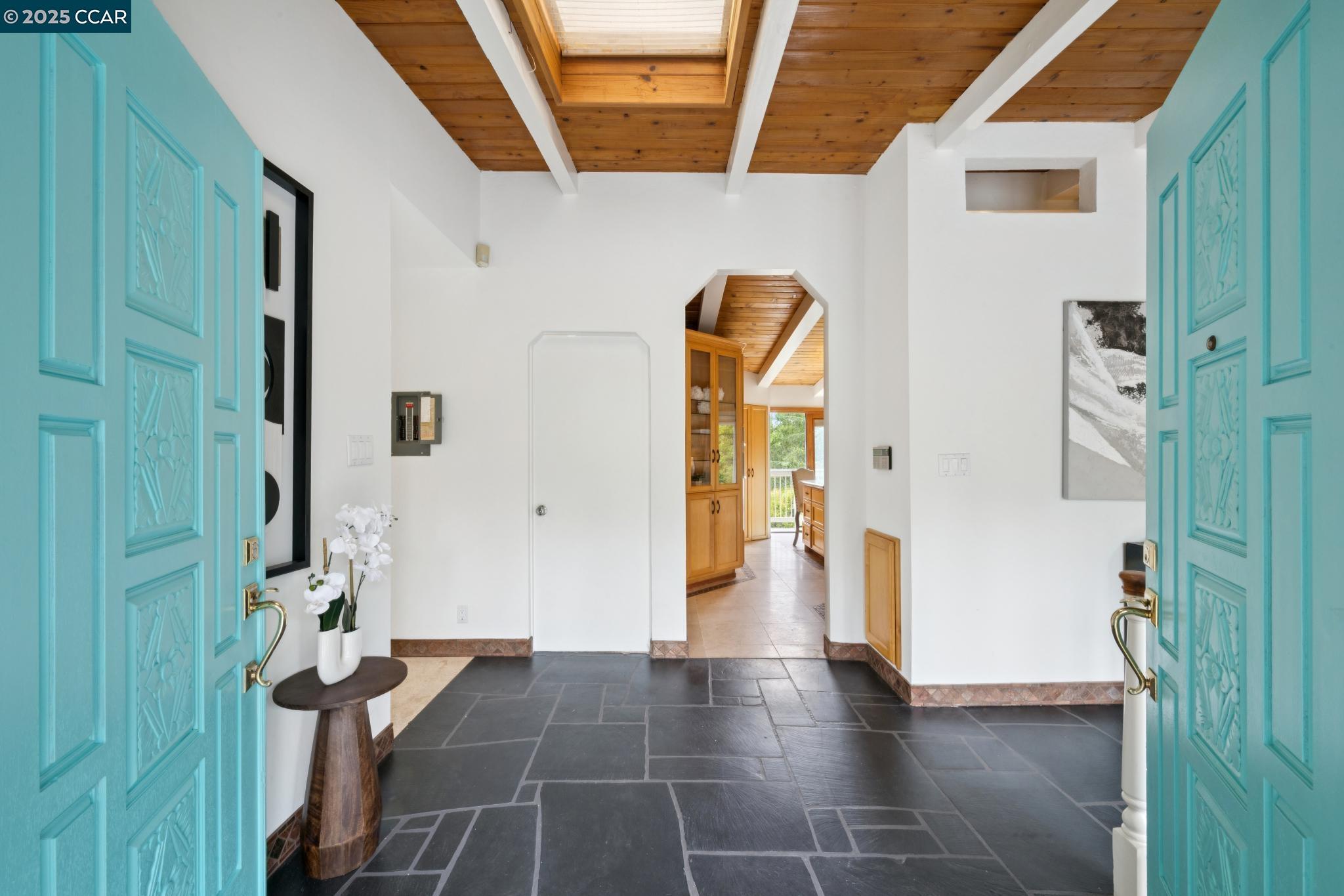 12 La Cresta Rd