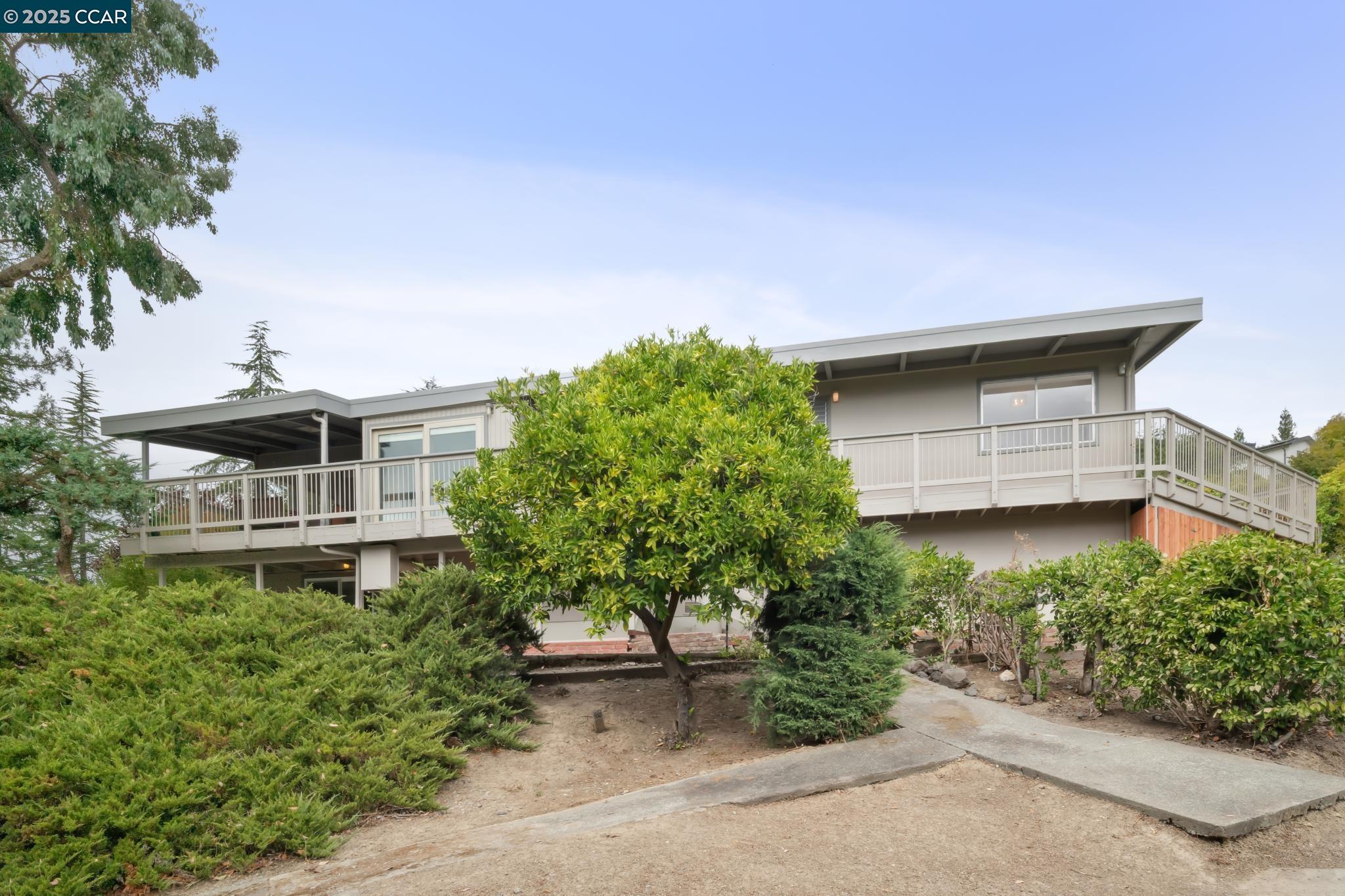 12 La Cresta Rd