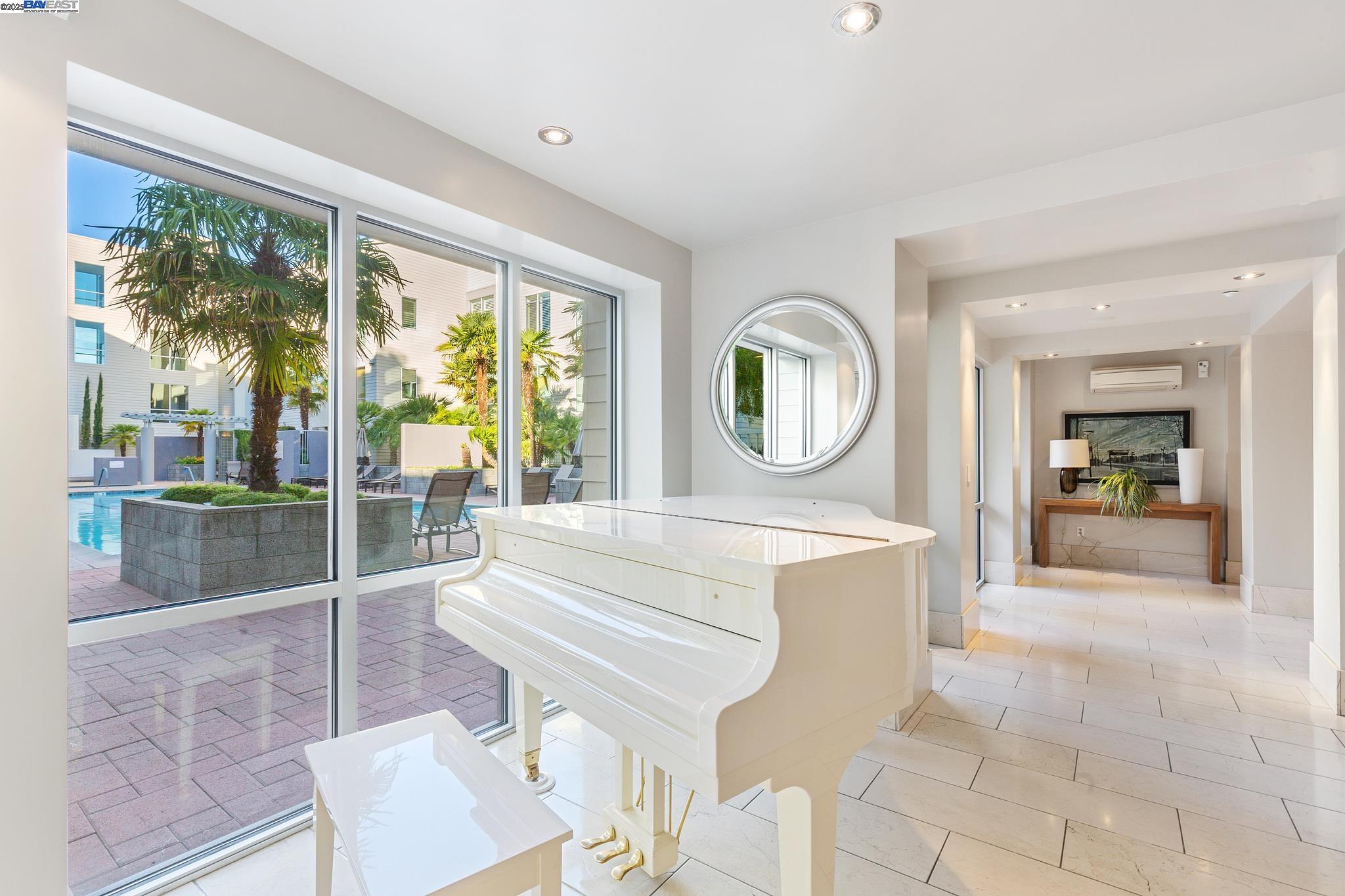 1655 N California Blvd # 422