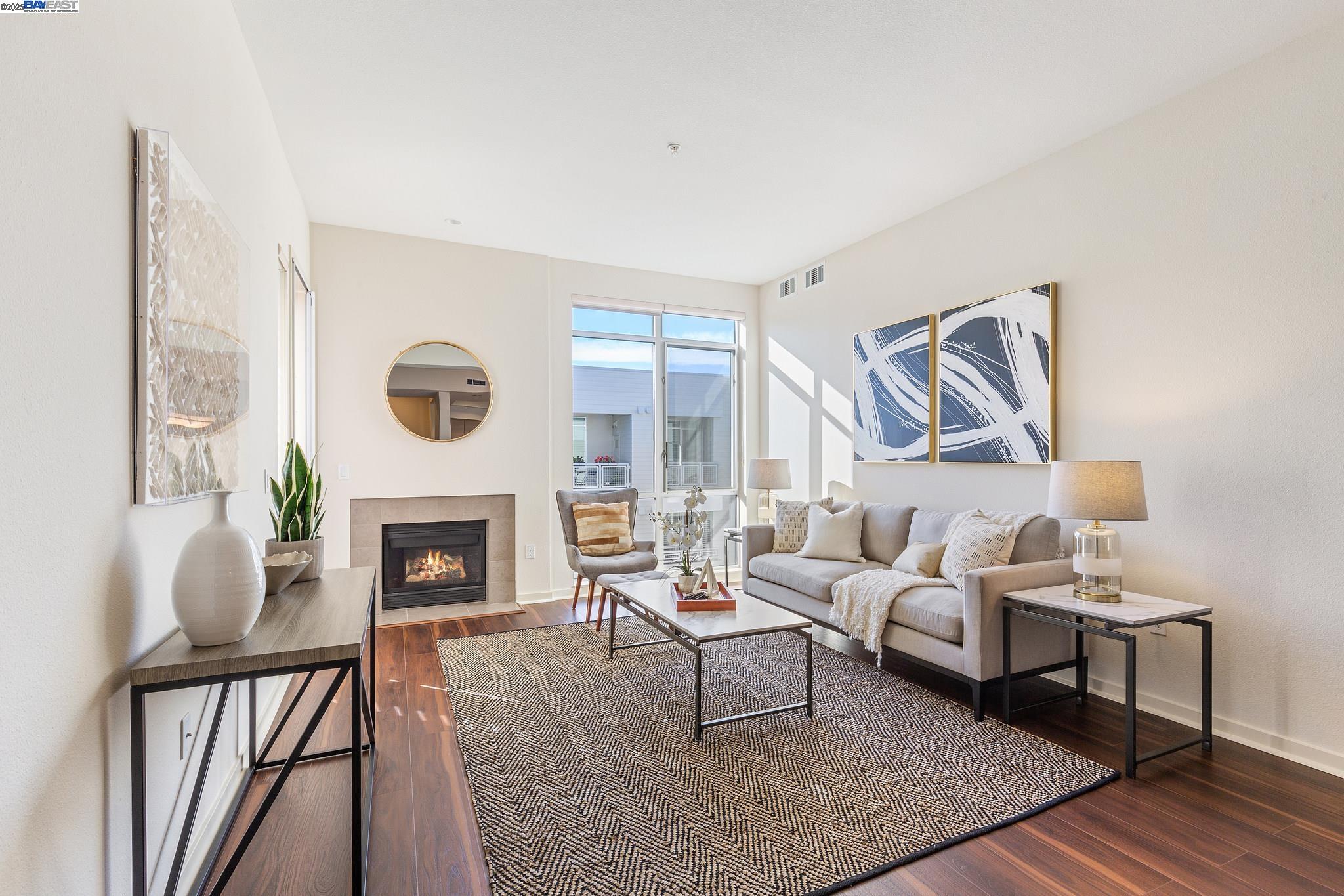 1655 N California Blvd # 422