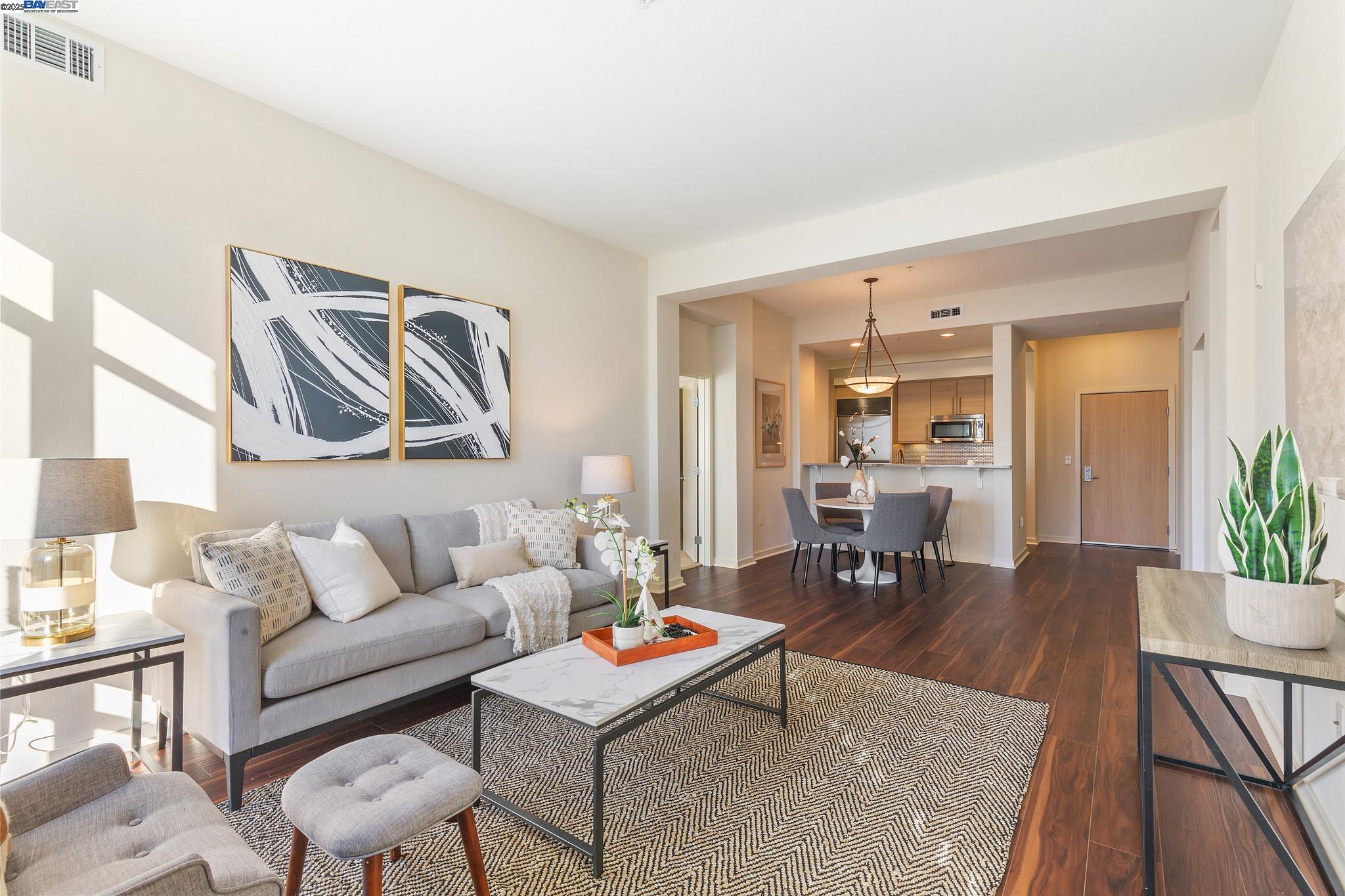 1655 N California Blvd # 422