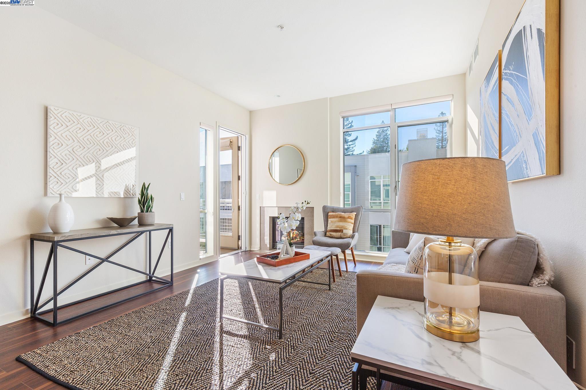 1655 N California Blvd # 422