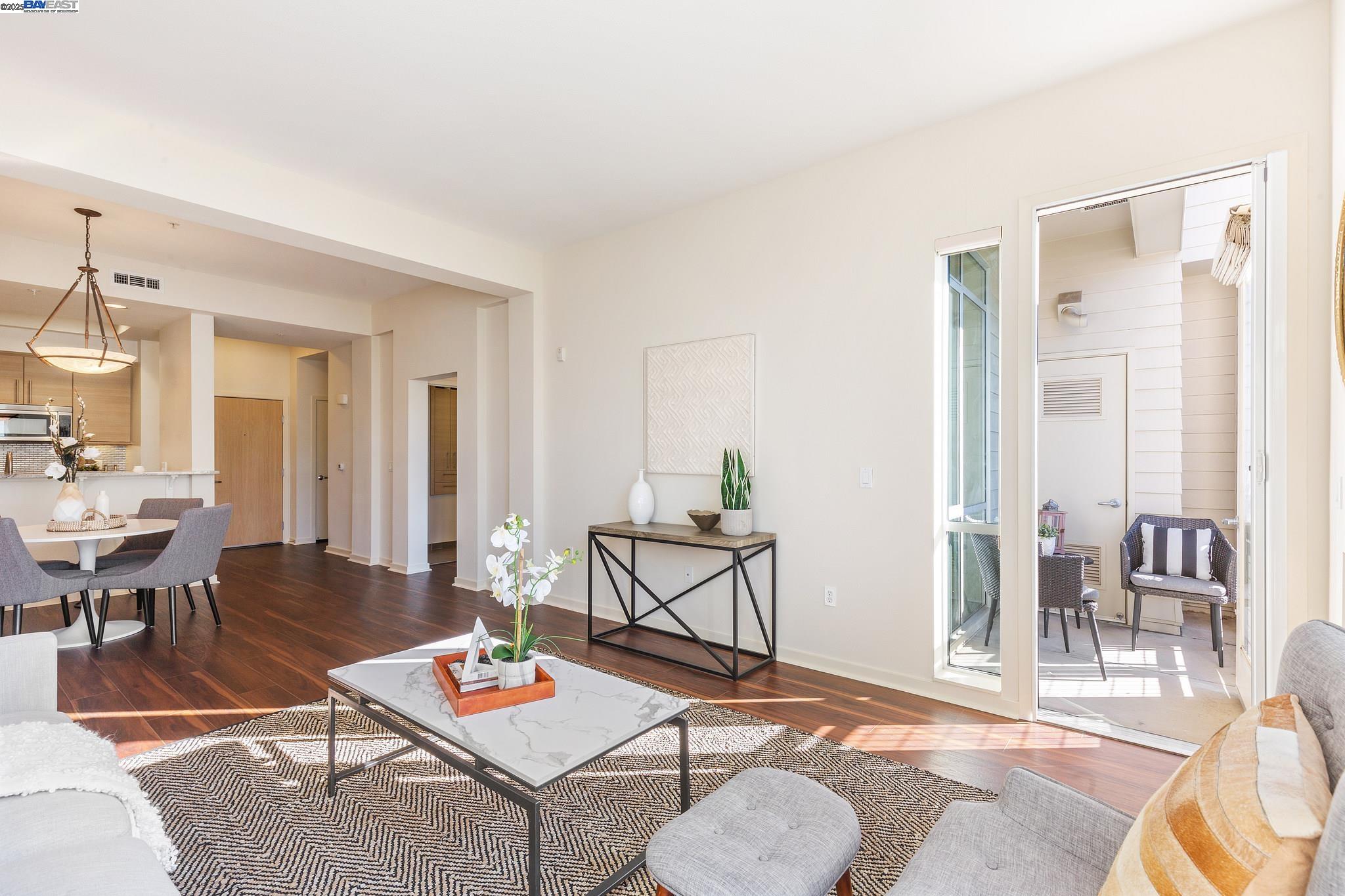 1655 N California Blvd # 422