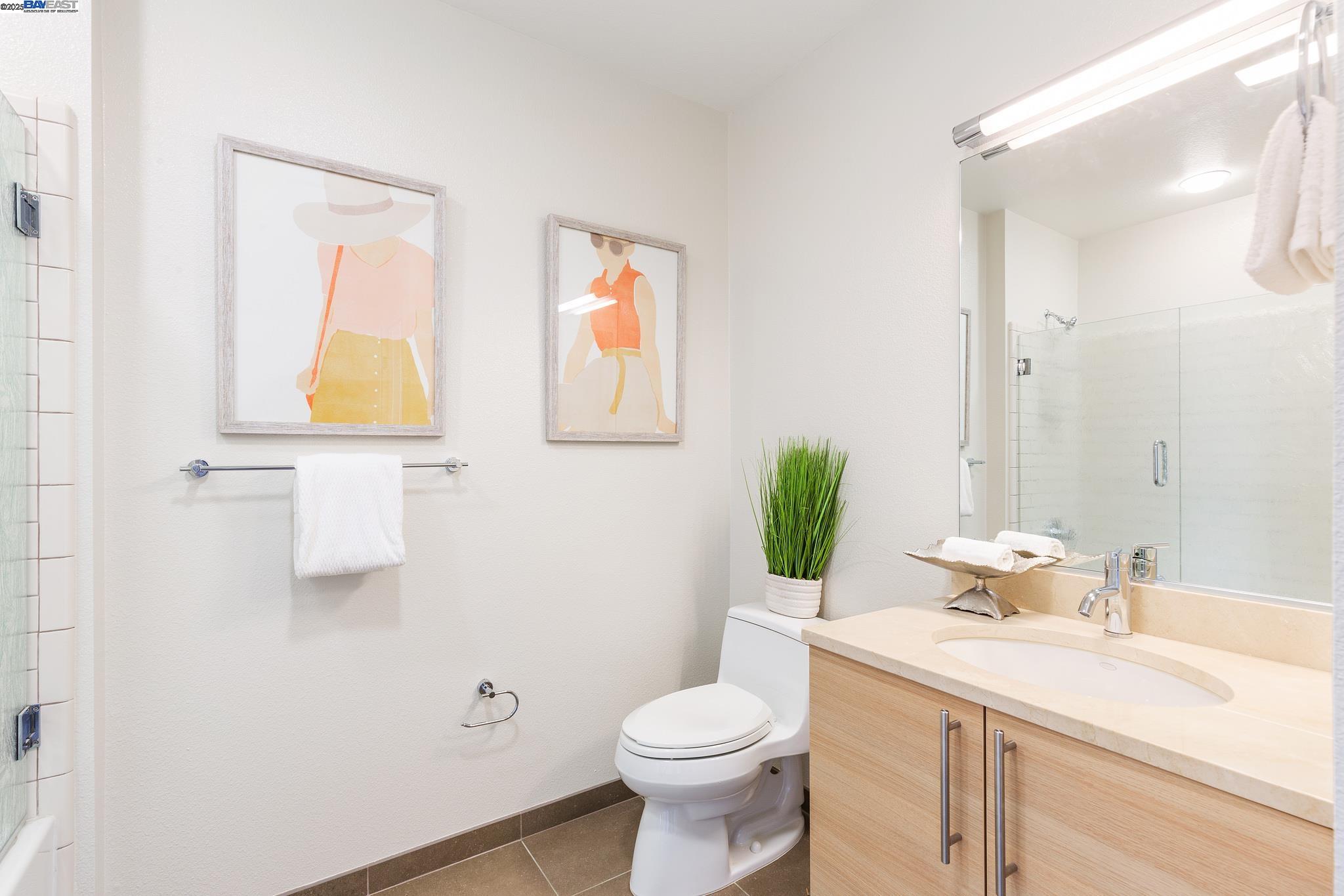 1655 N California Blvd # 422