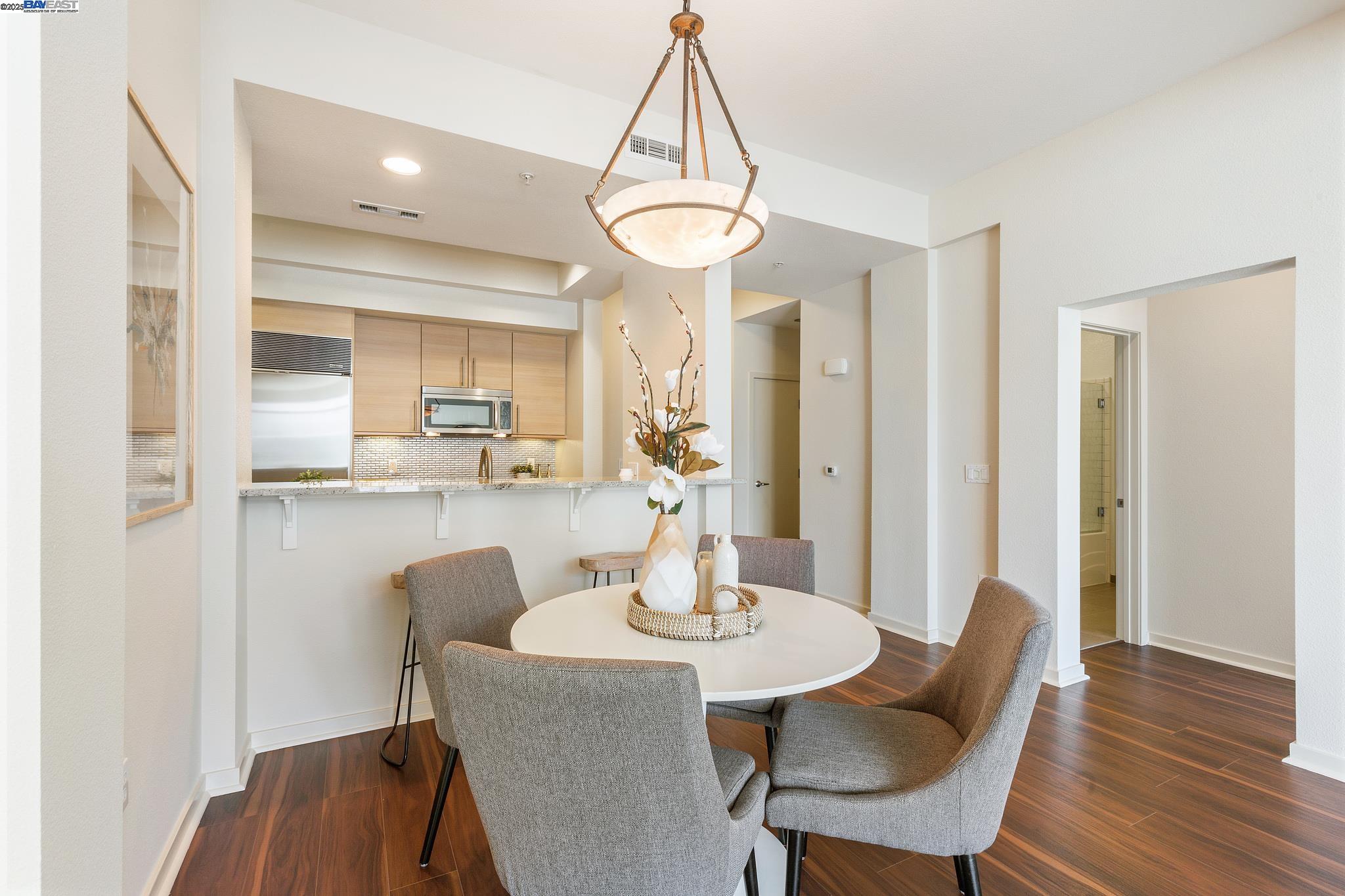 1655 N California Blvd # 422