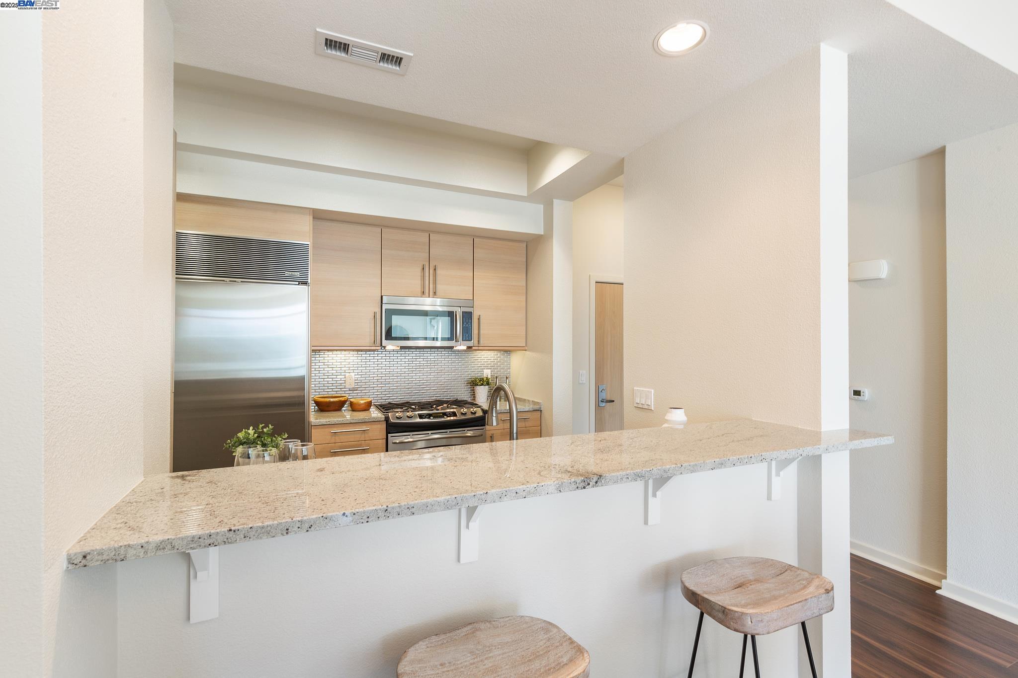 1655 N California Blvd # 422