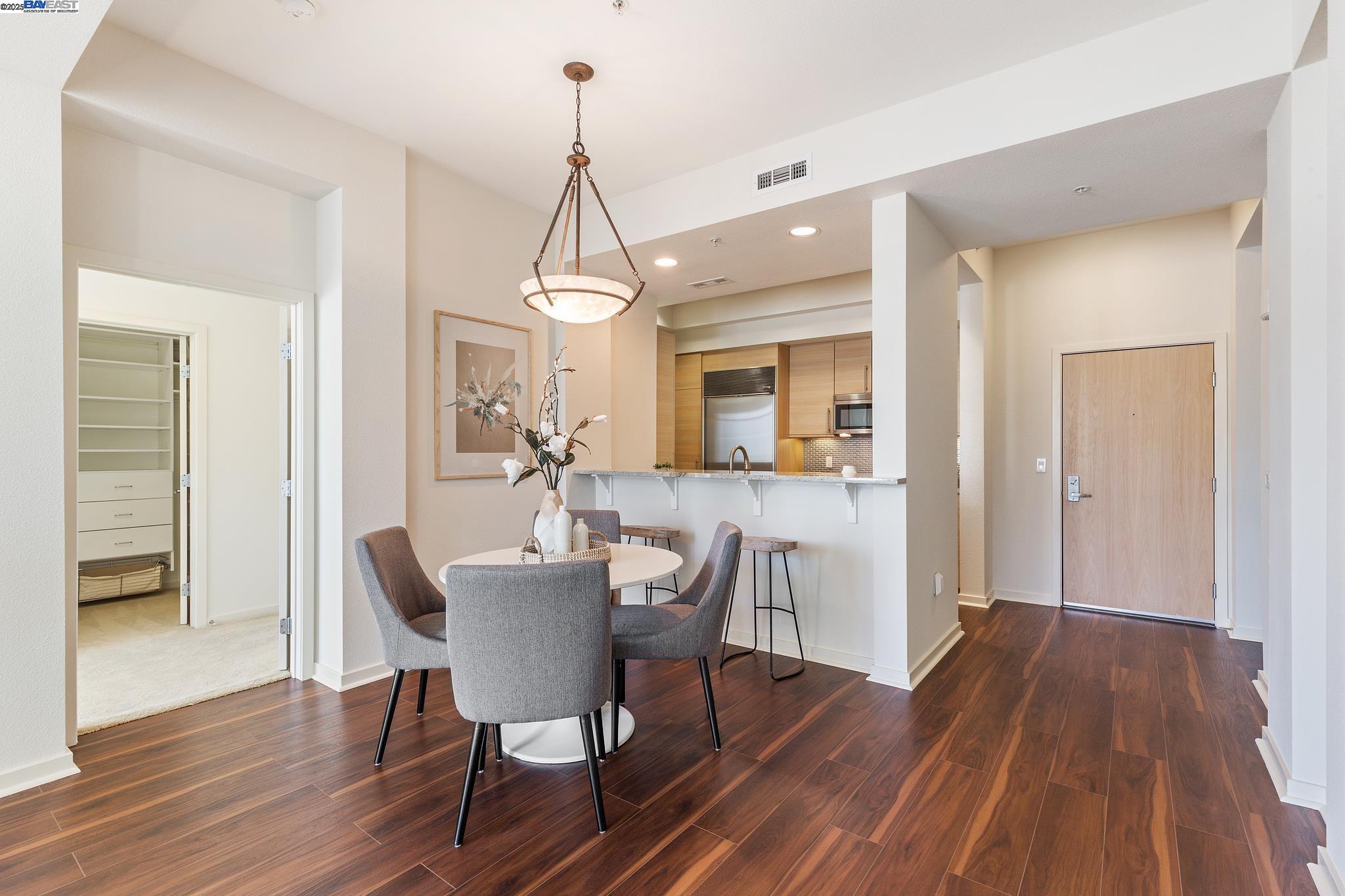1655 N California Blvd # 422