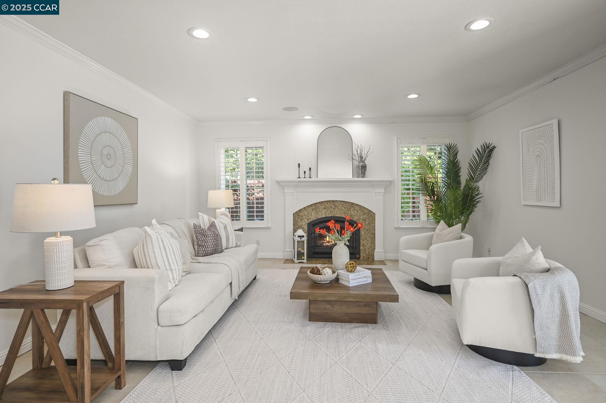 409 Agate Ct