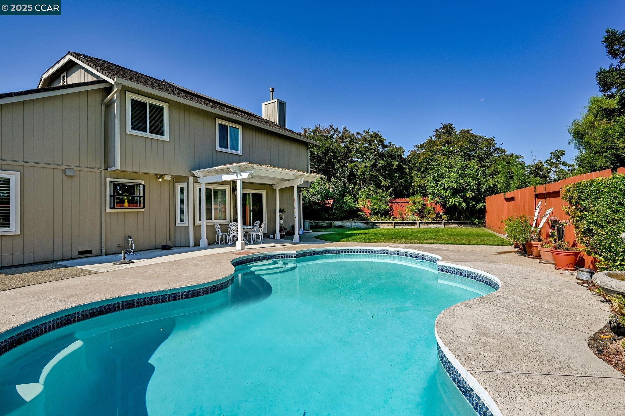409 Agate Ct