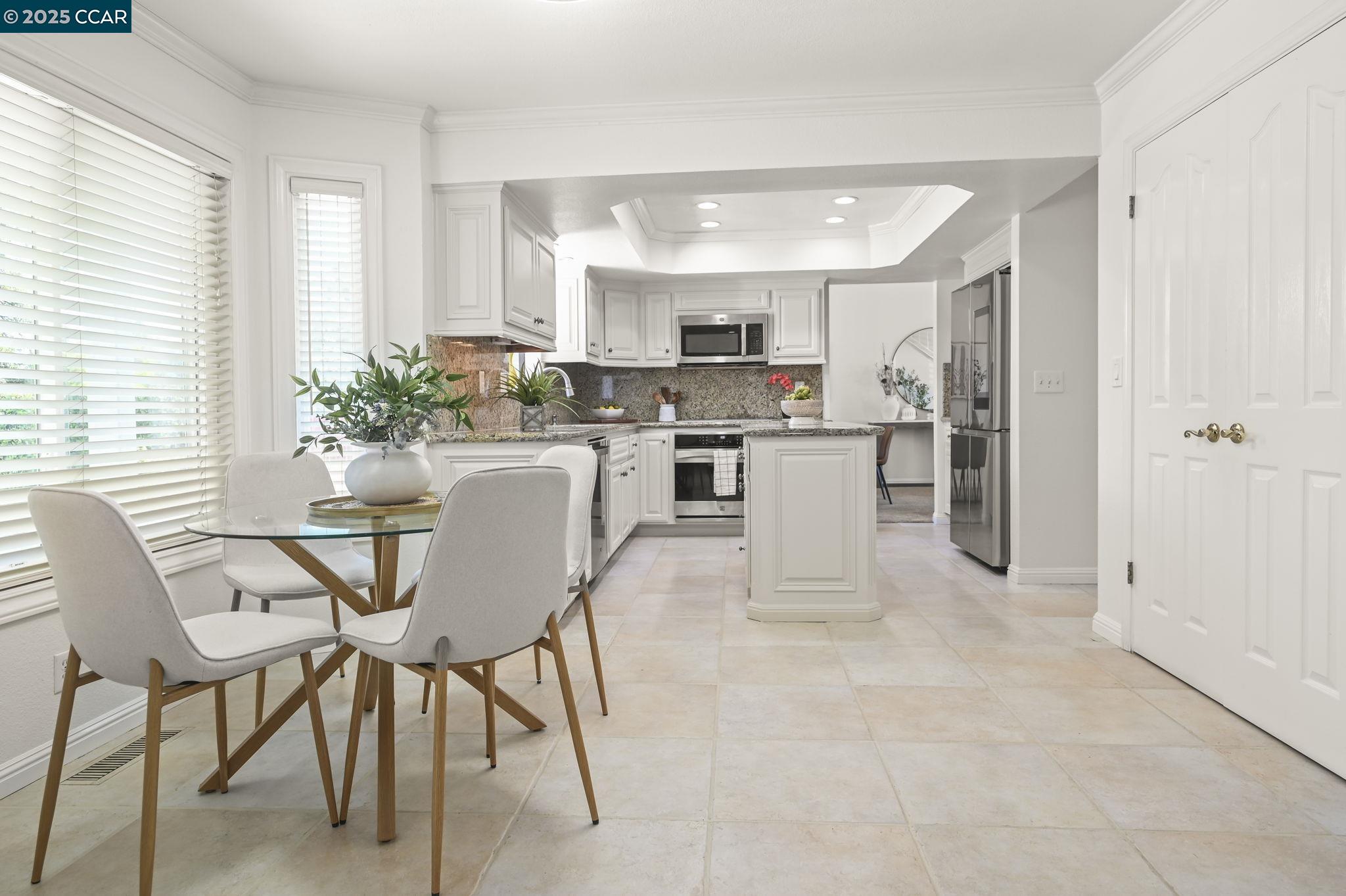 409 Agate Ct