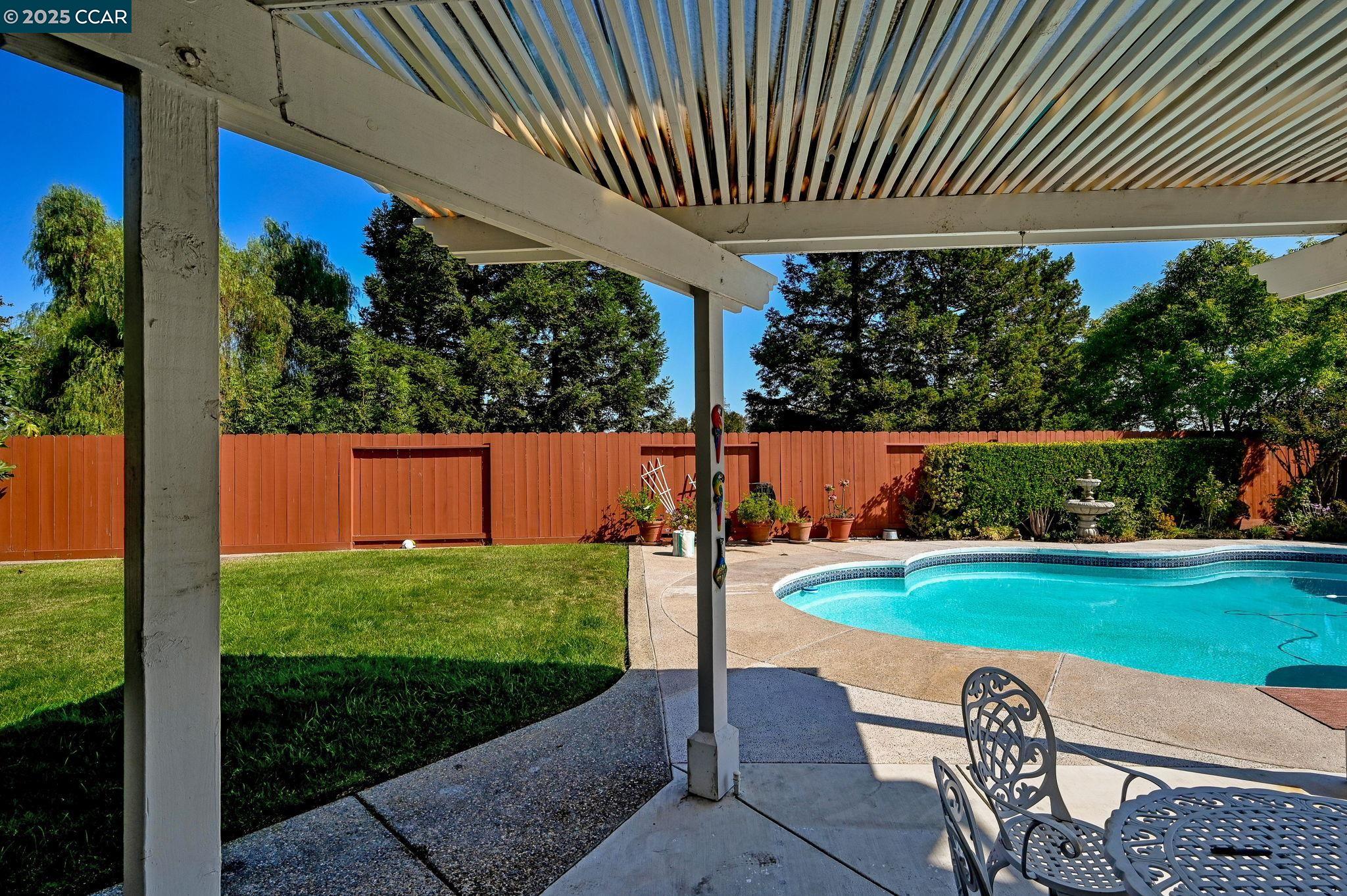 409 Agate Ct
