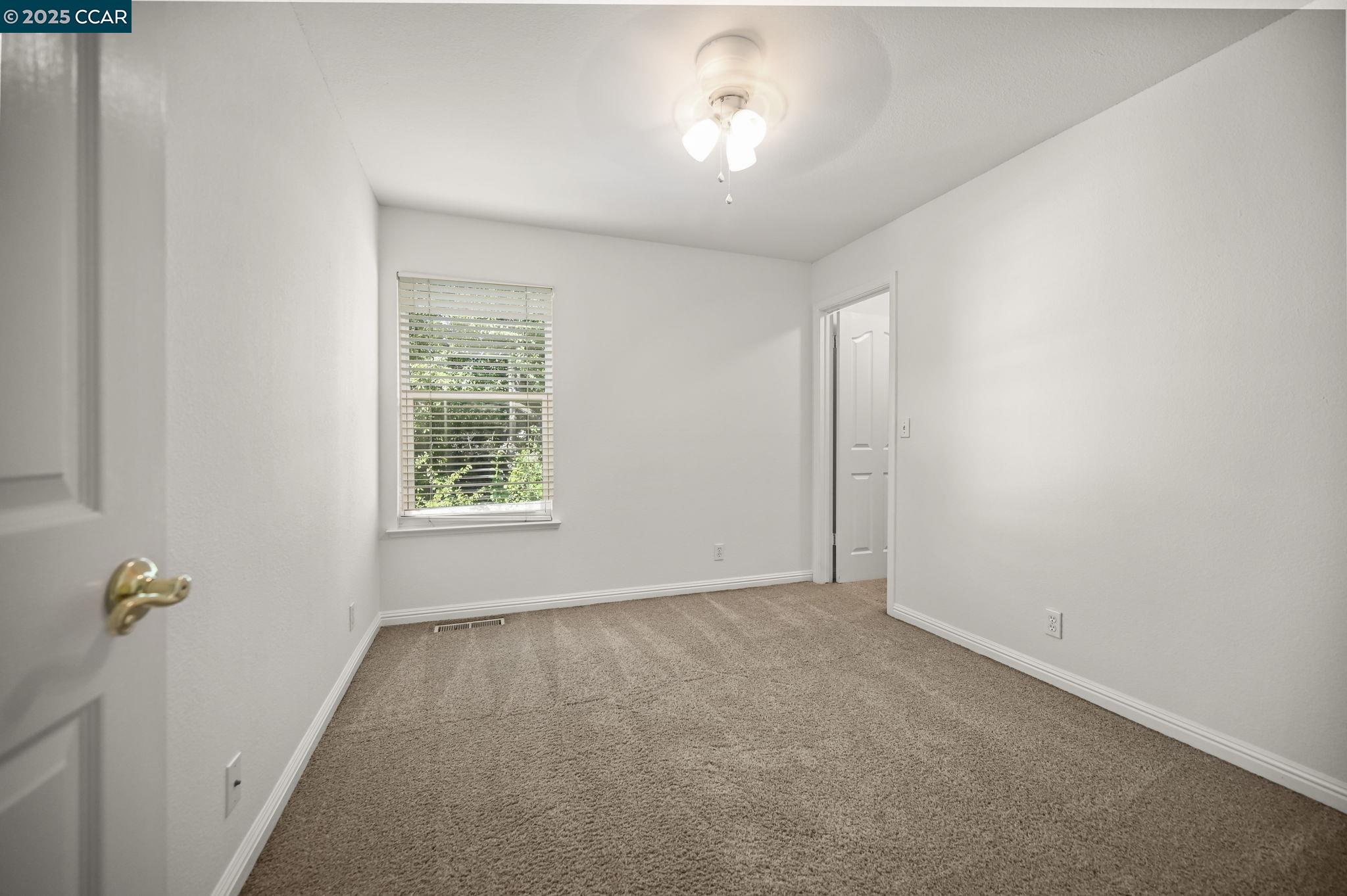 409 Agate Ct