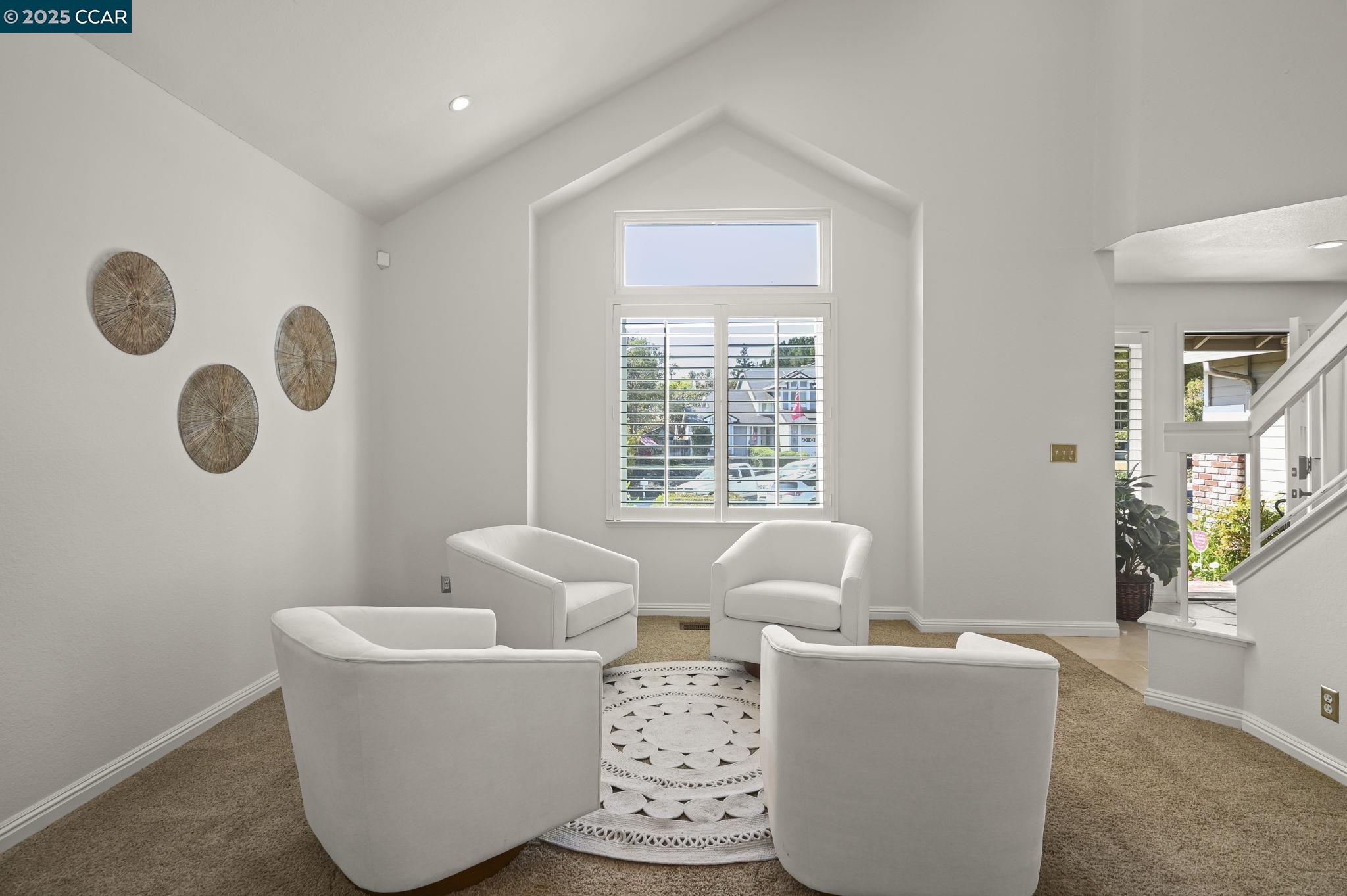 409 Agate Ct