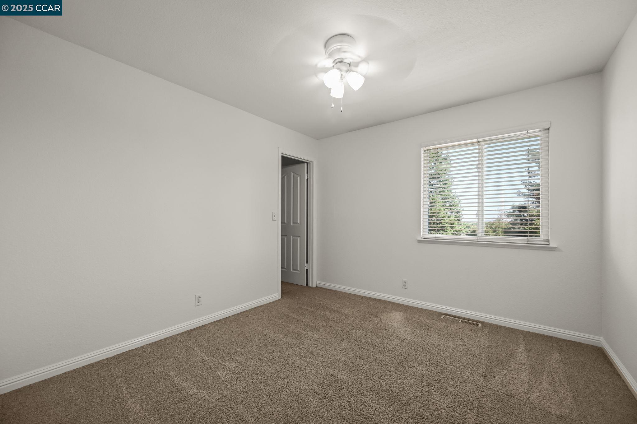 409 Agate Ct