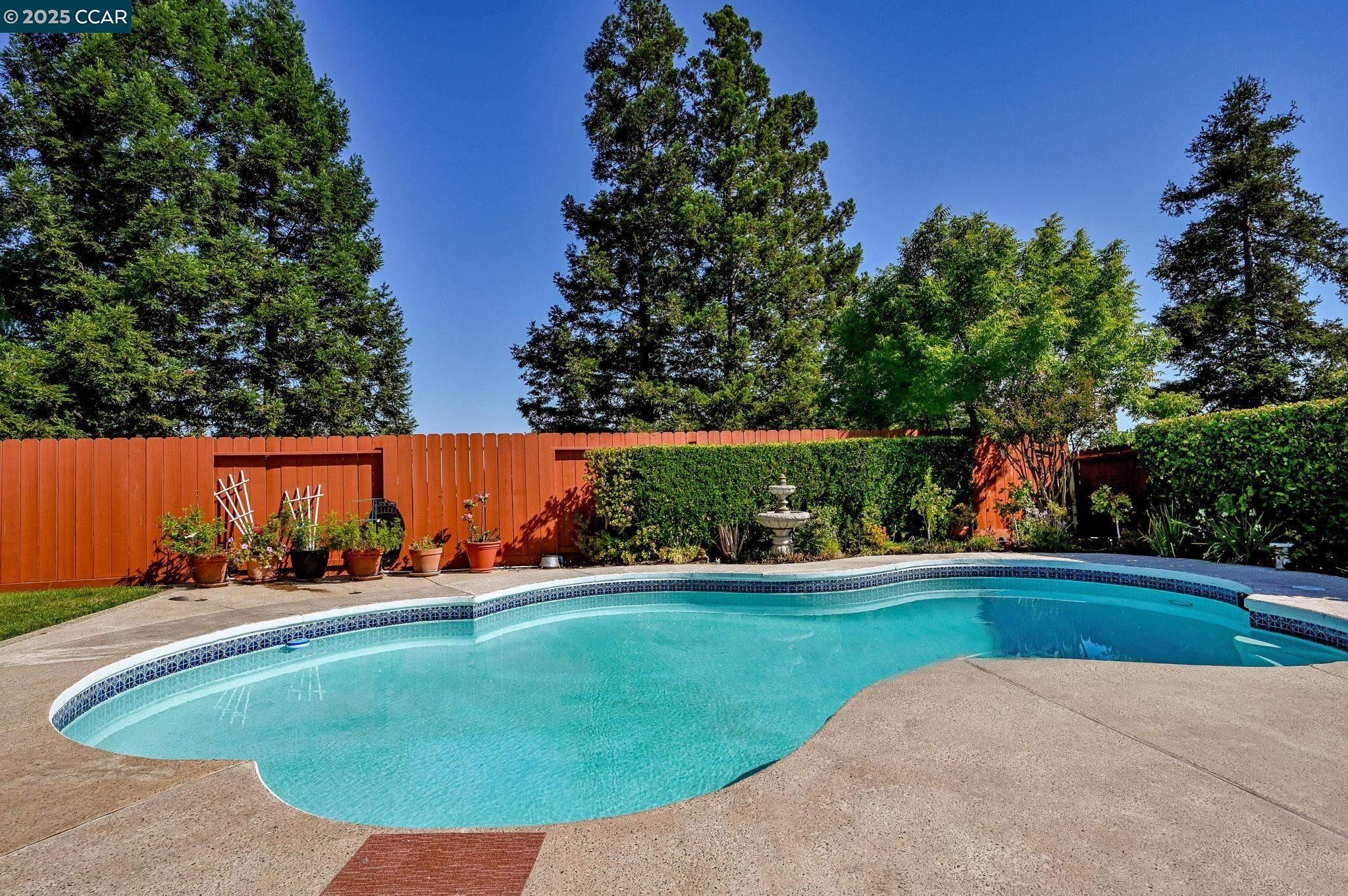 409 Agate Ct
