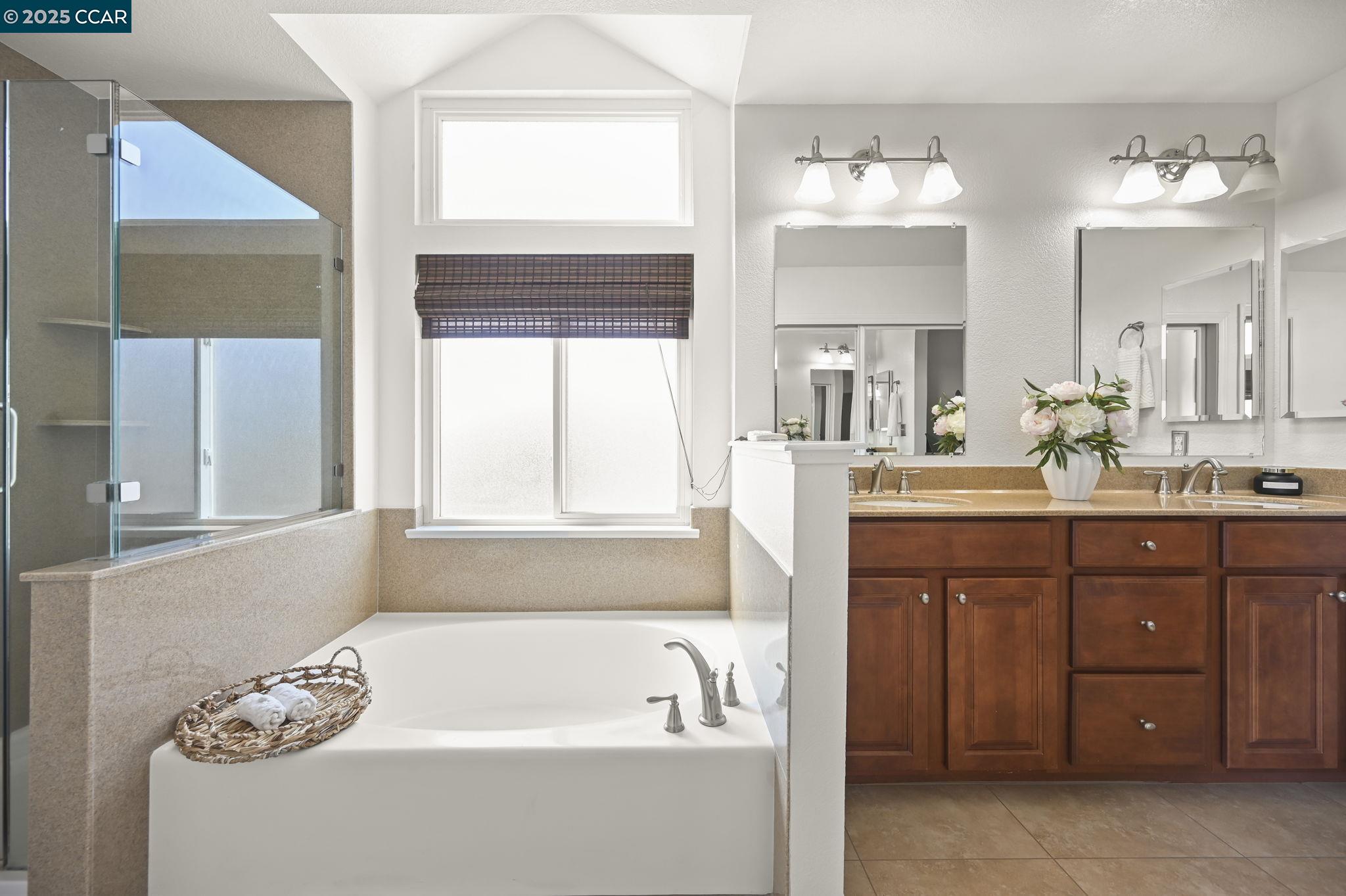409 Agate Ct