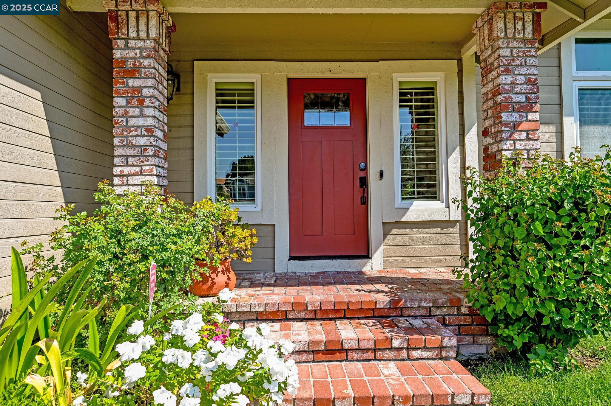 409 Agate Ct