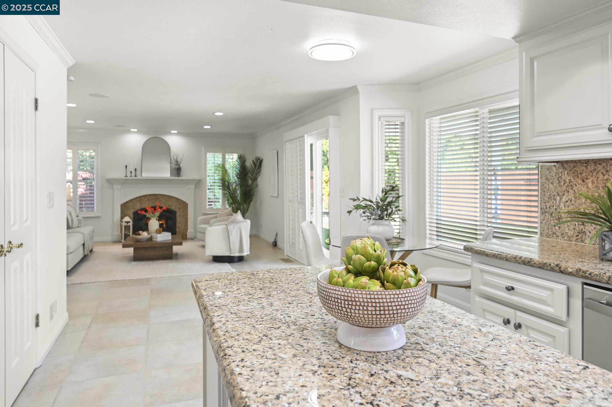 409 Agate Ct