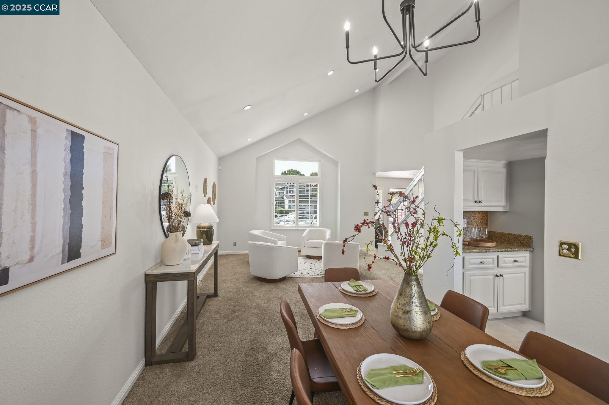 409 Agate Ct