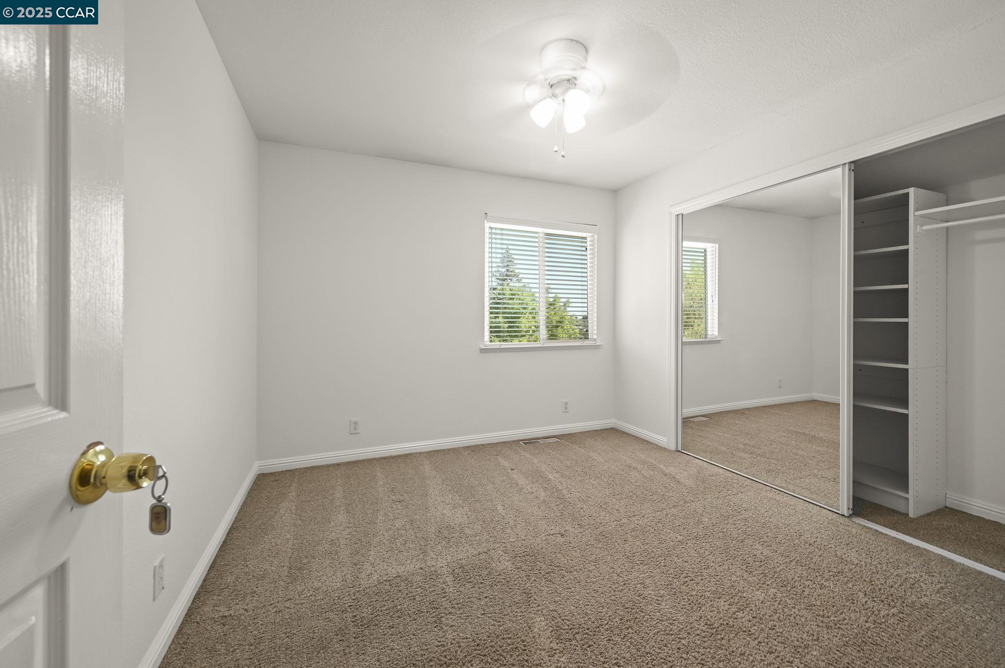 409 Agate Ct