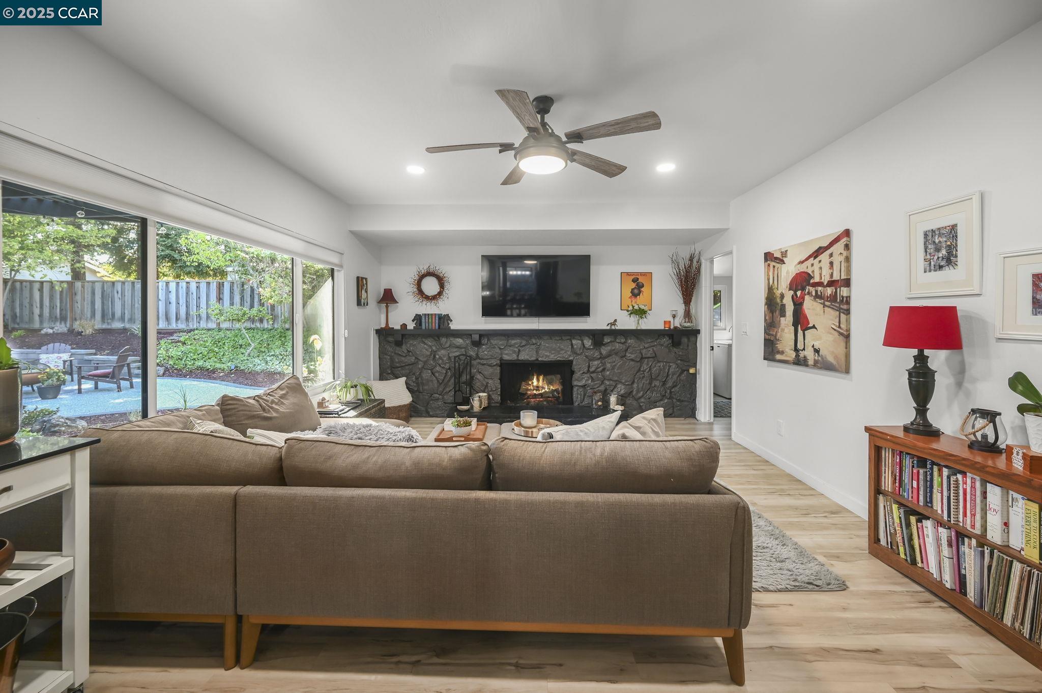 942 Cheyenne Dr