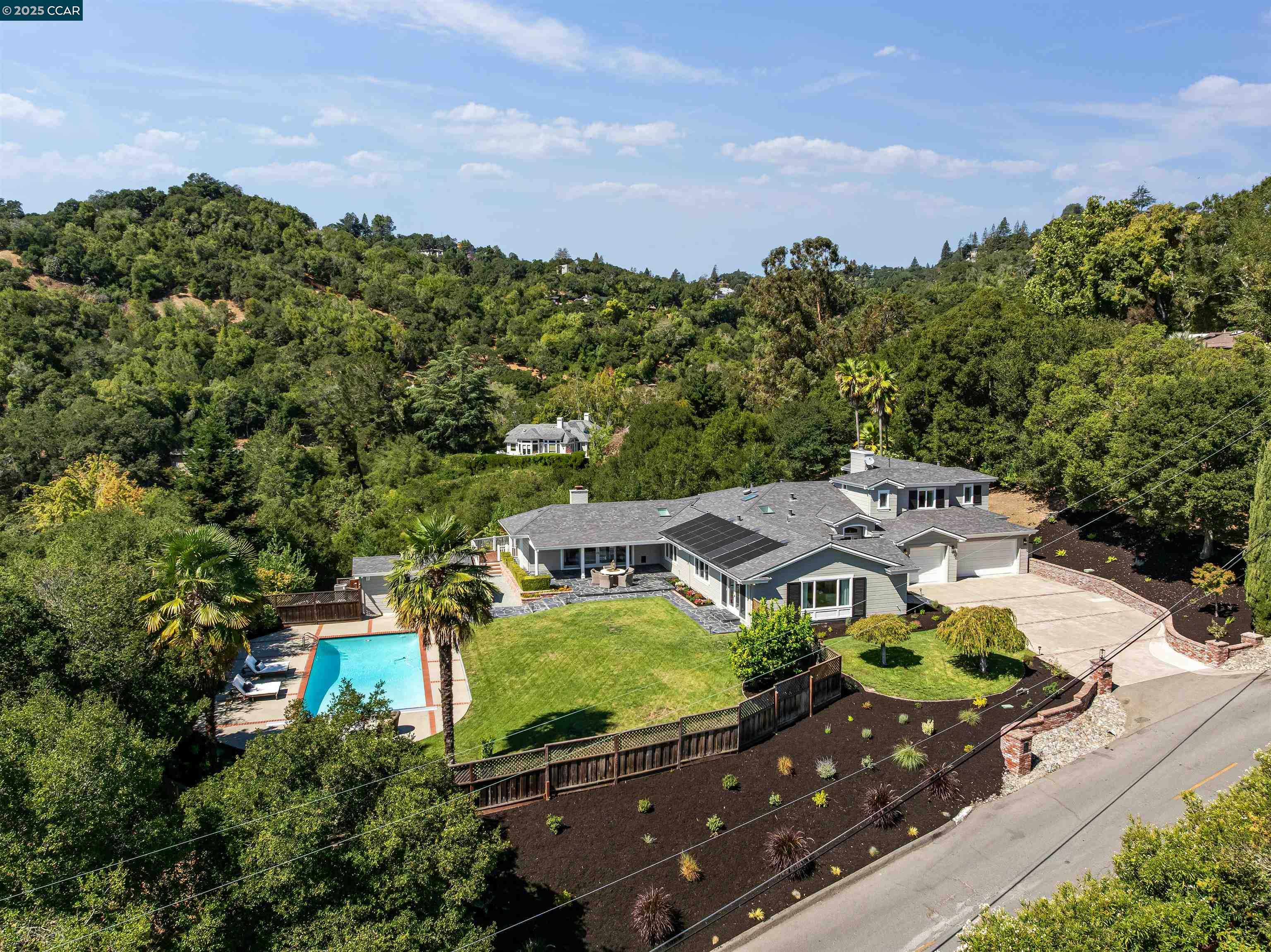 1133 Estates Dr