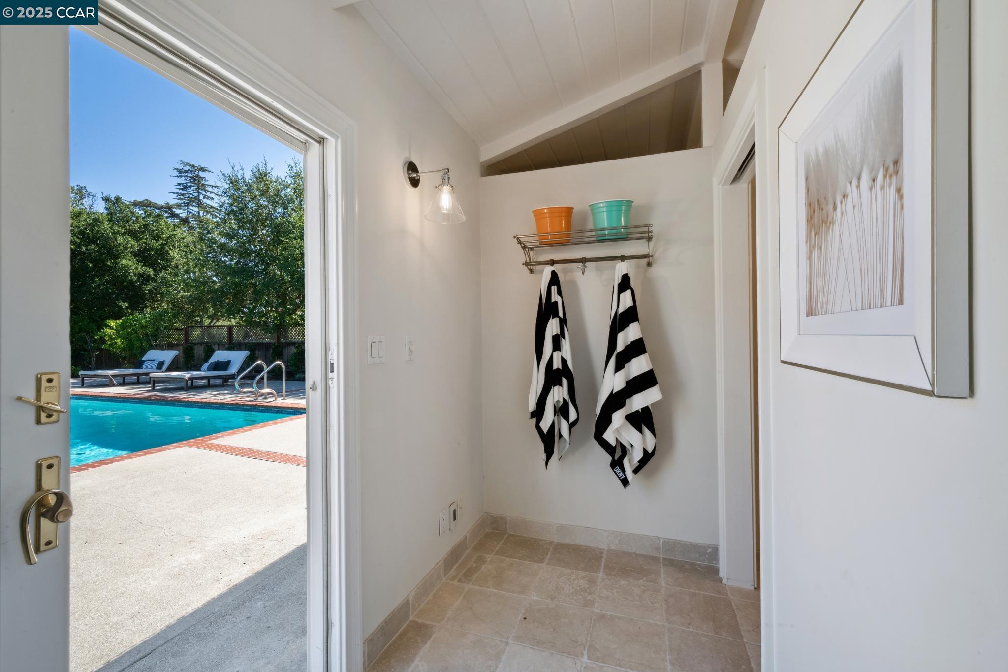 1133 Estates Dr