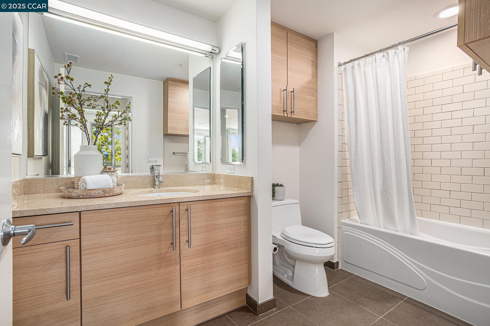 1655 N CALIFORNIA # 205