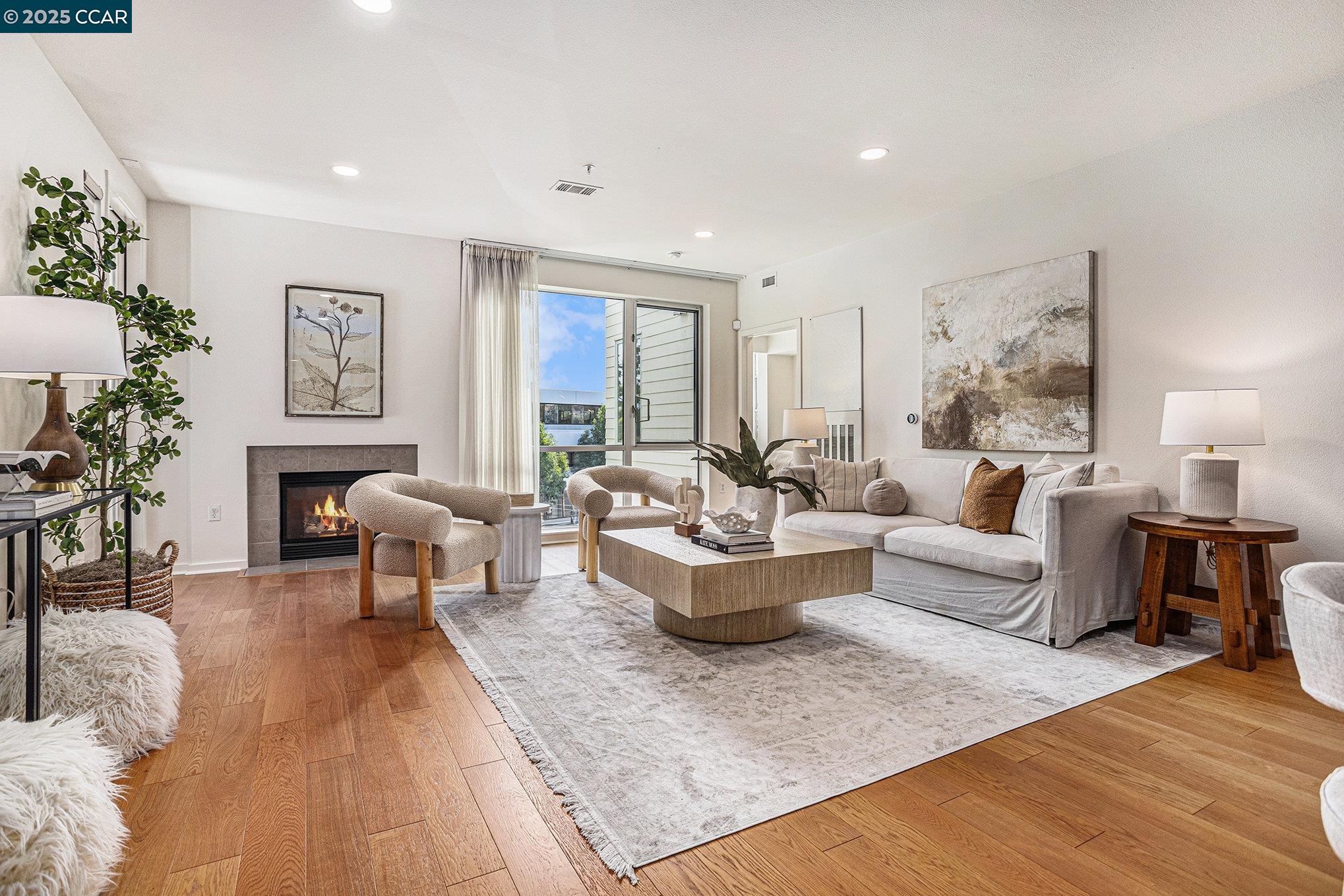 1655 N CALIFORNIA # 205