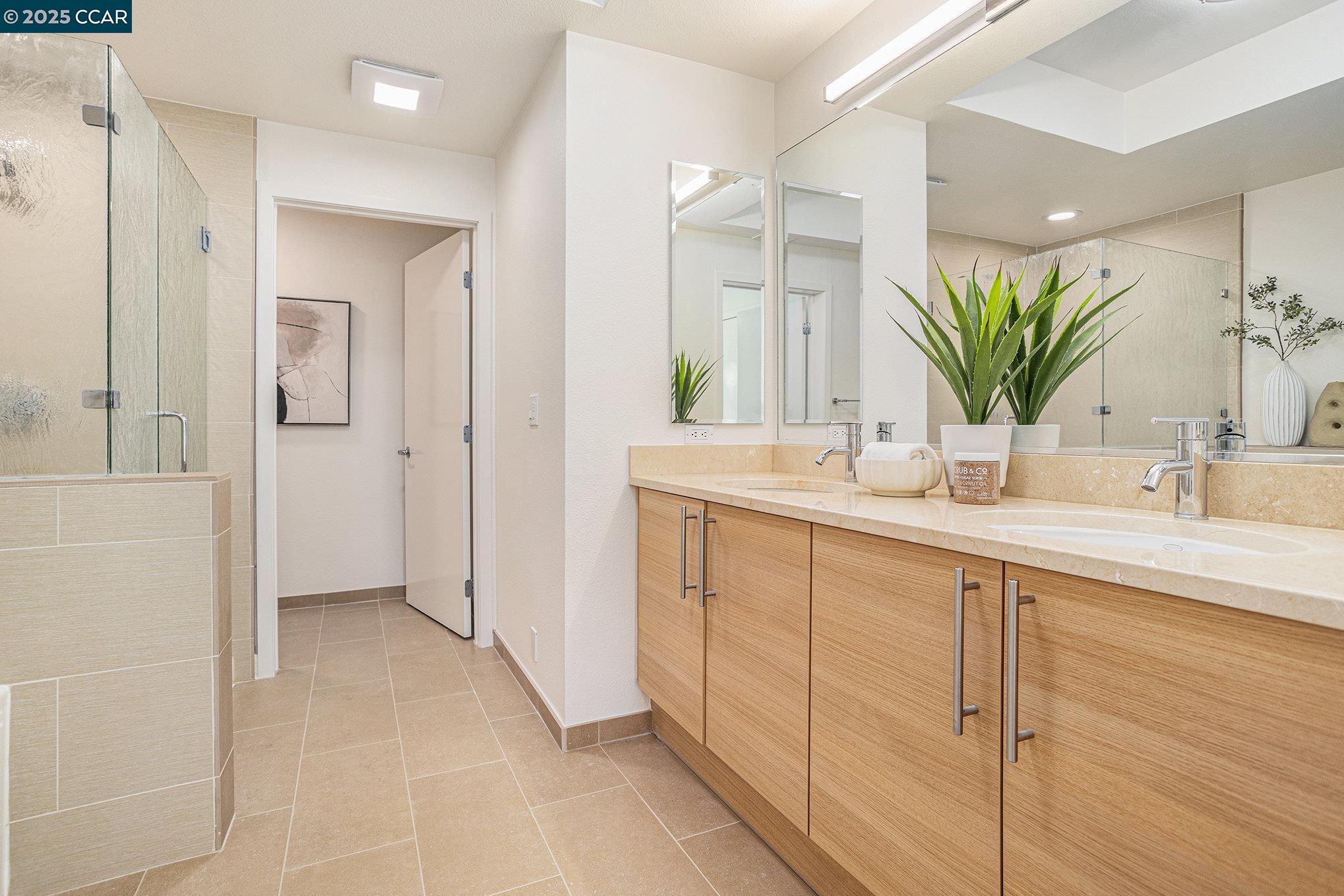 1655 N CALIFORNIA # 205