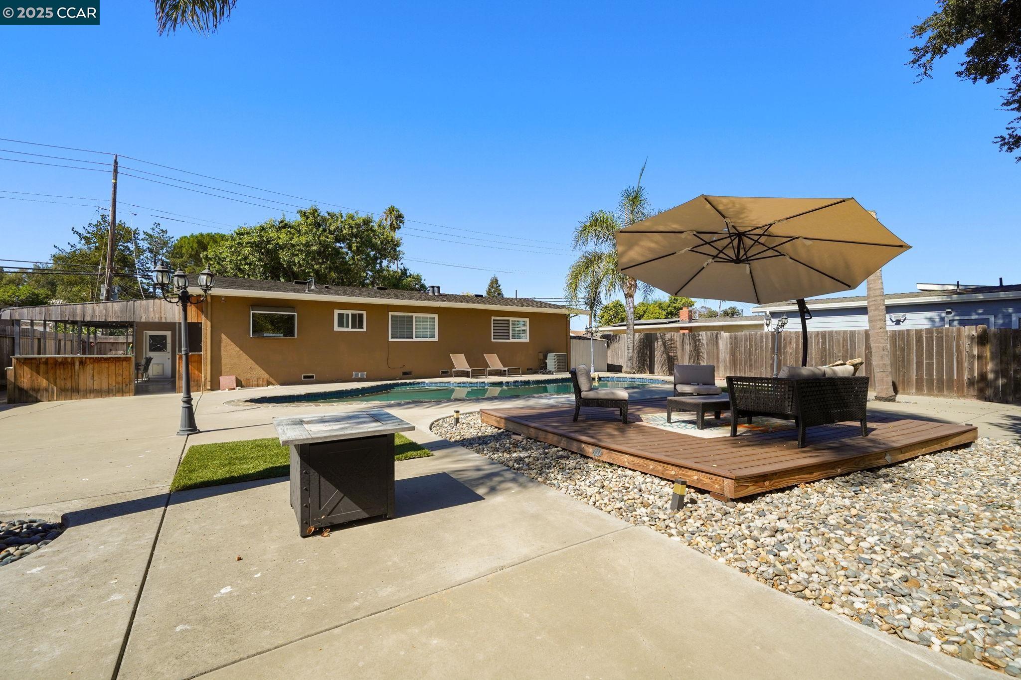 4317 Cowell Rd