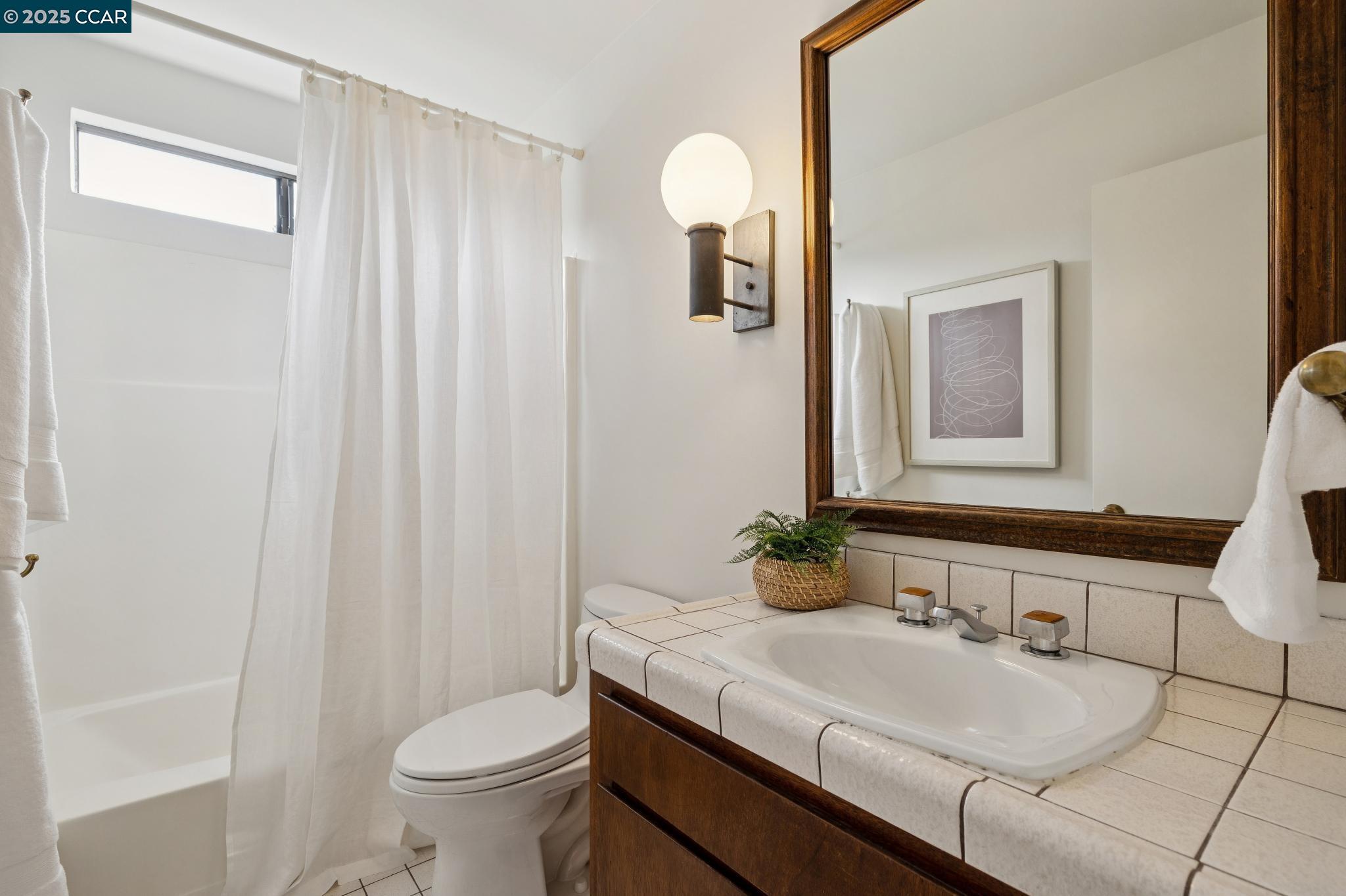 388 Camino Sobrante