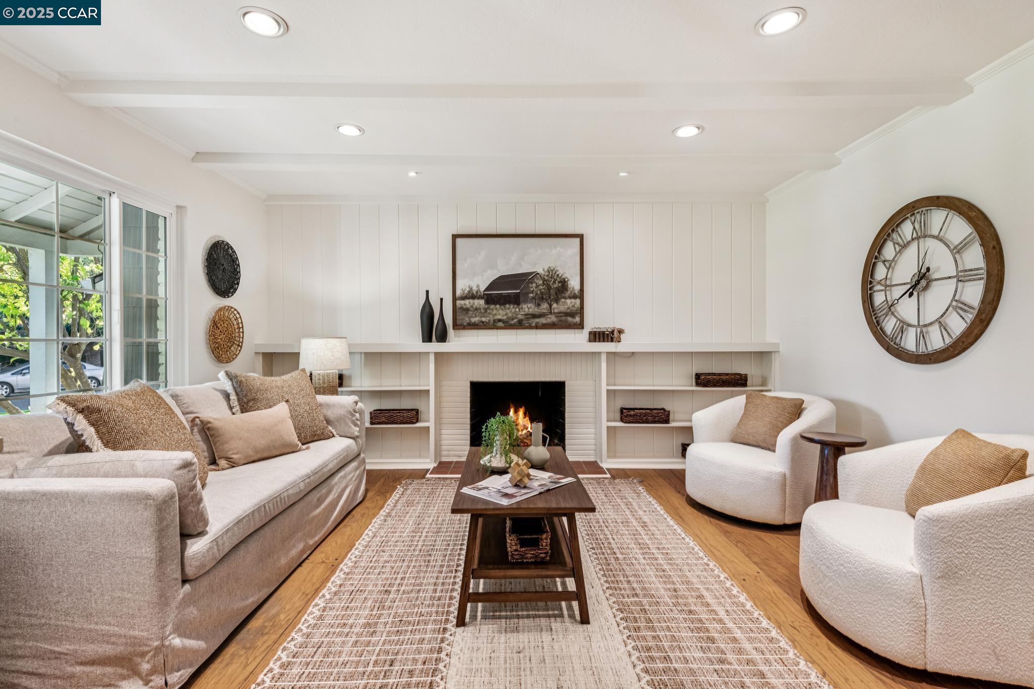 11 Forest Hills Ct