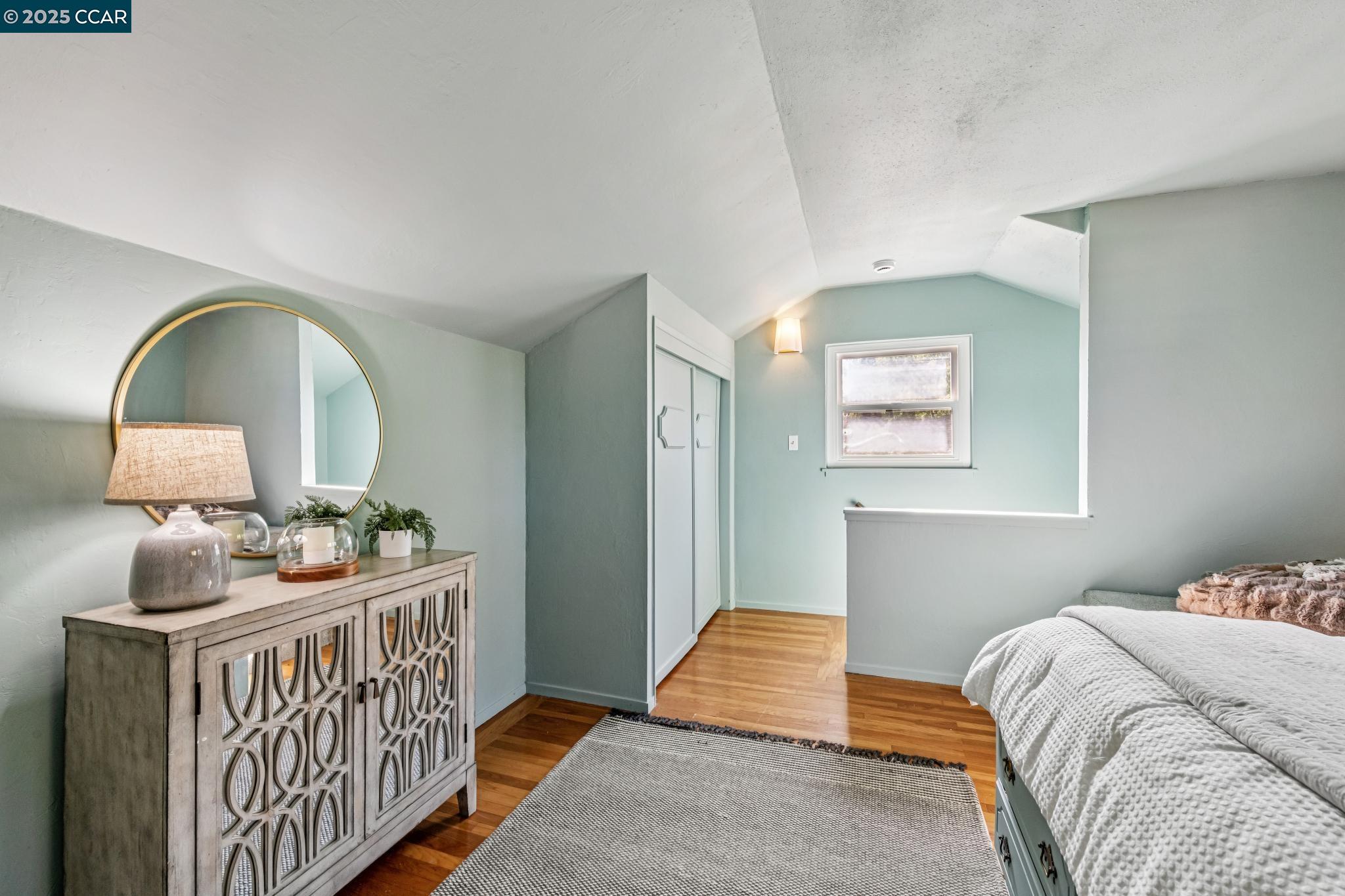 11 Forest Hills Ct