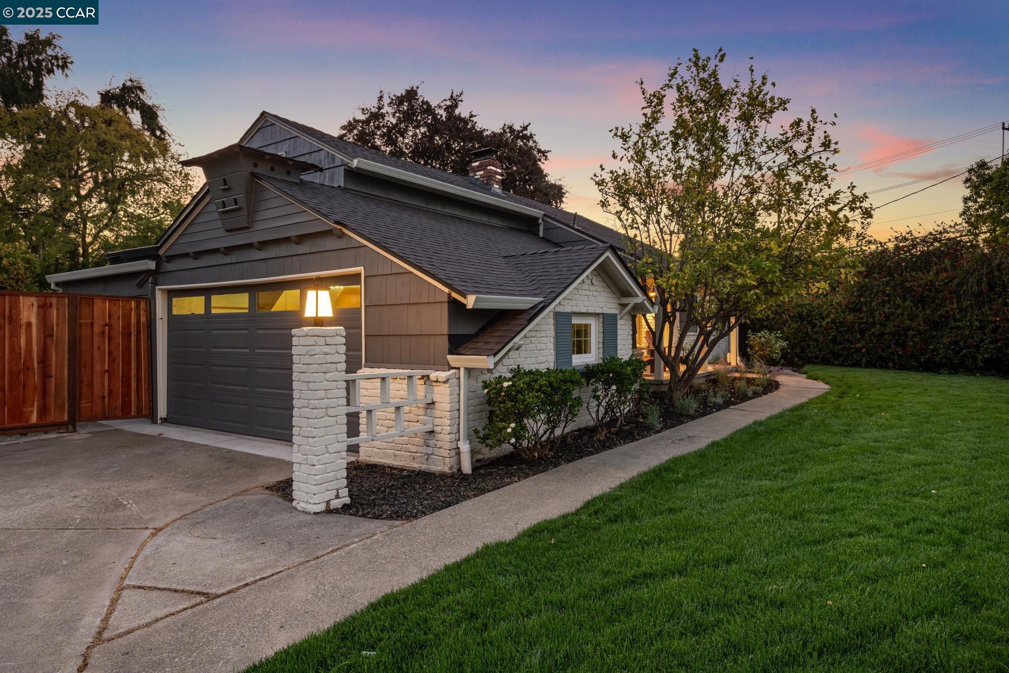 11 Forest Hills Ct