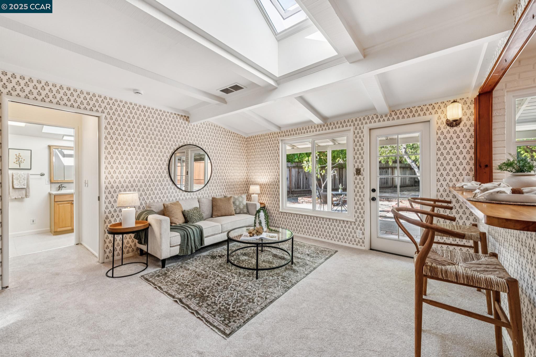 11 Forest Hills Ct