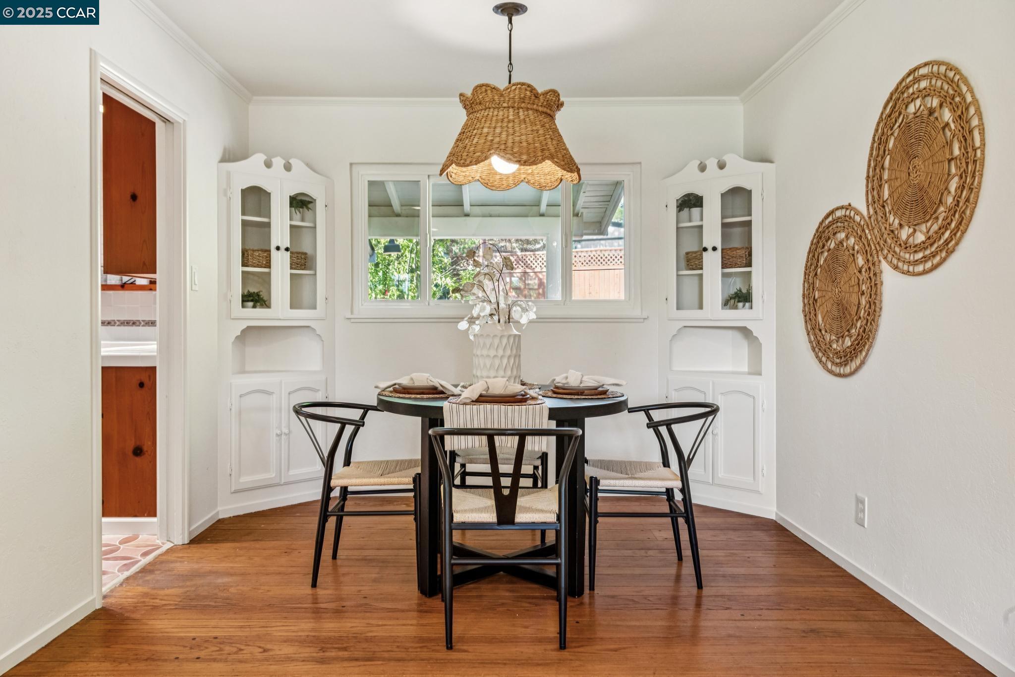 11 Forest Hills Ct