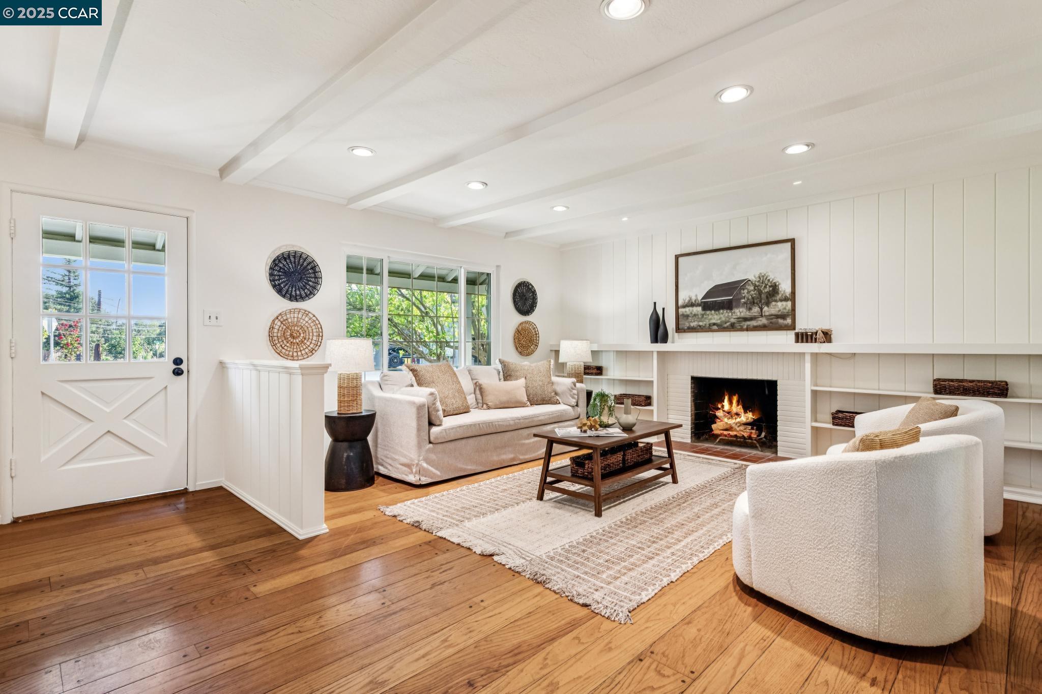 11 Forest Hills Ct