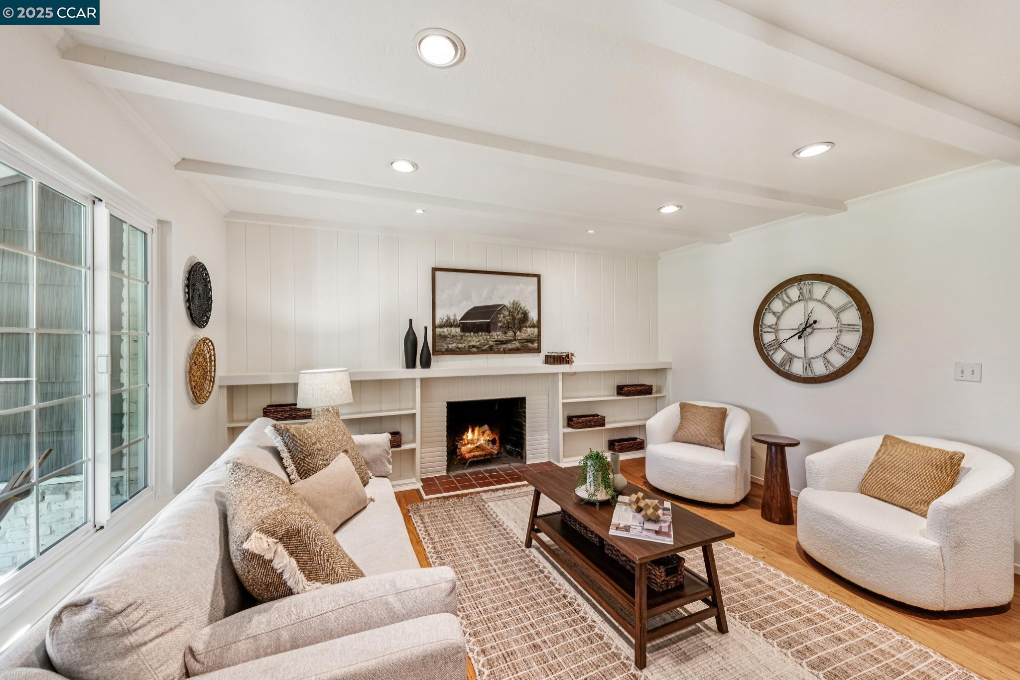 11 Forest Hills Ct