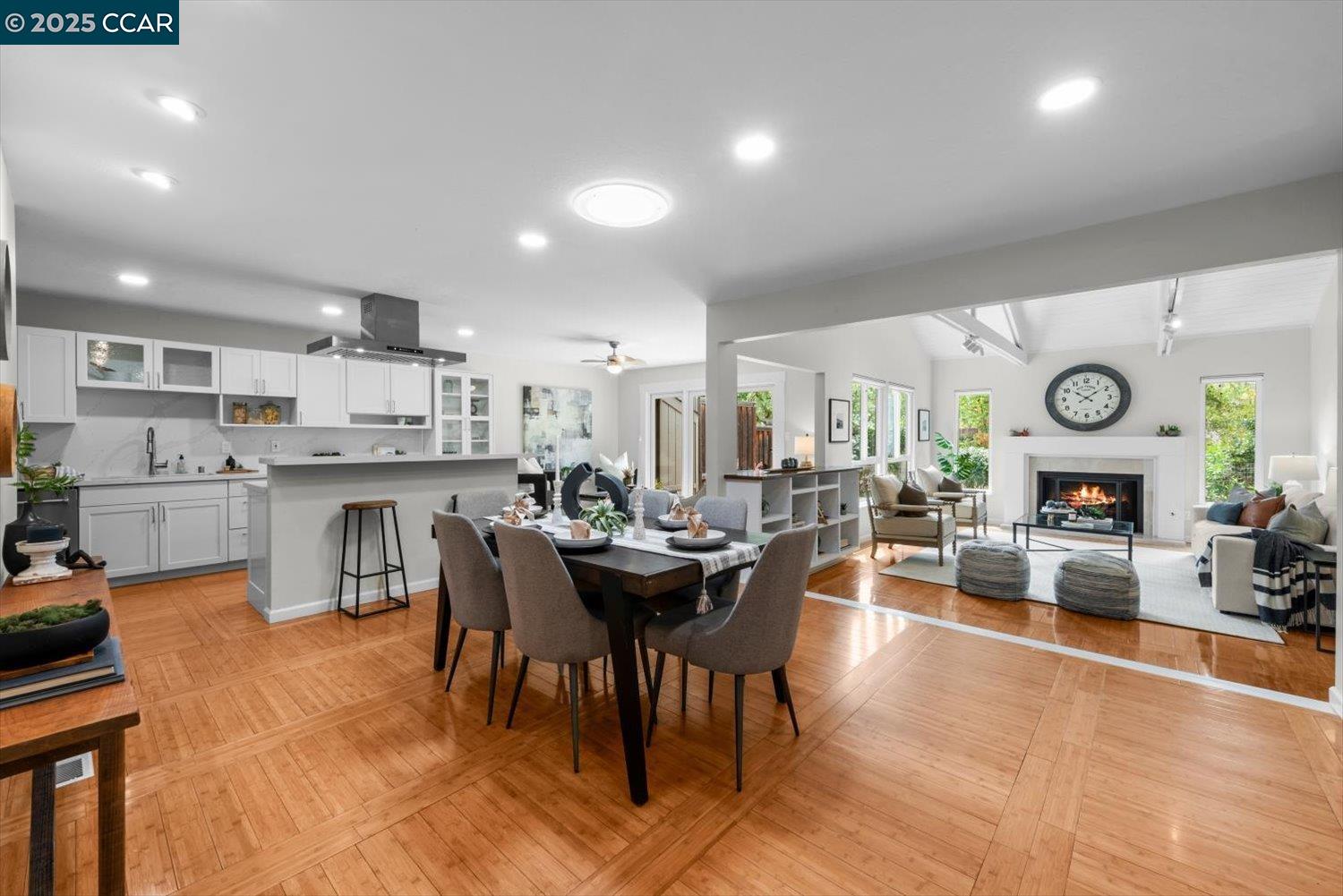 3158 Hambletonian Ln