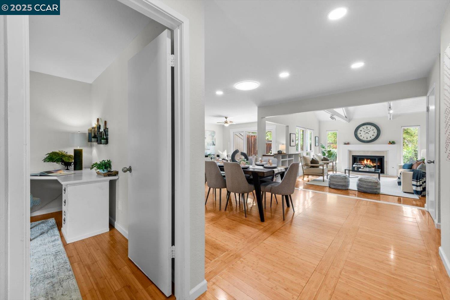 3158 Hambletonian Ln