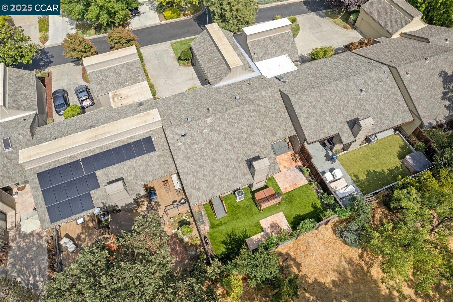 3158 Hambletonian Ln