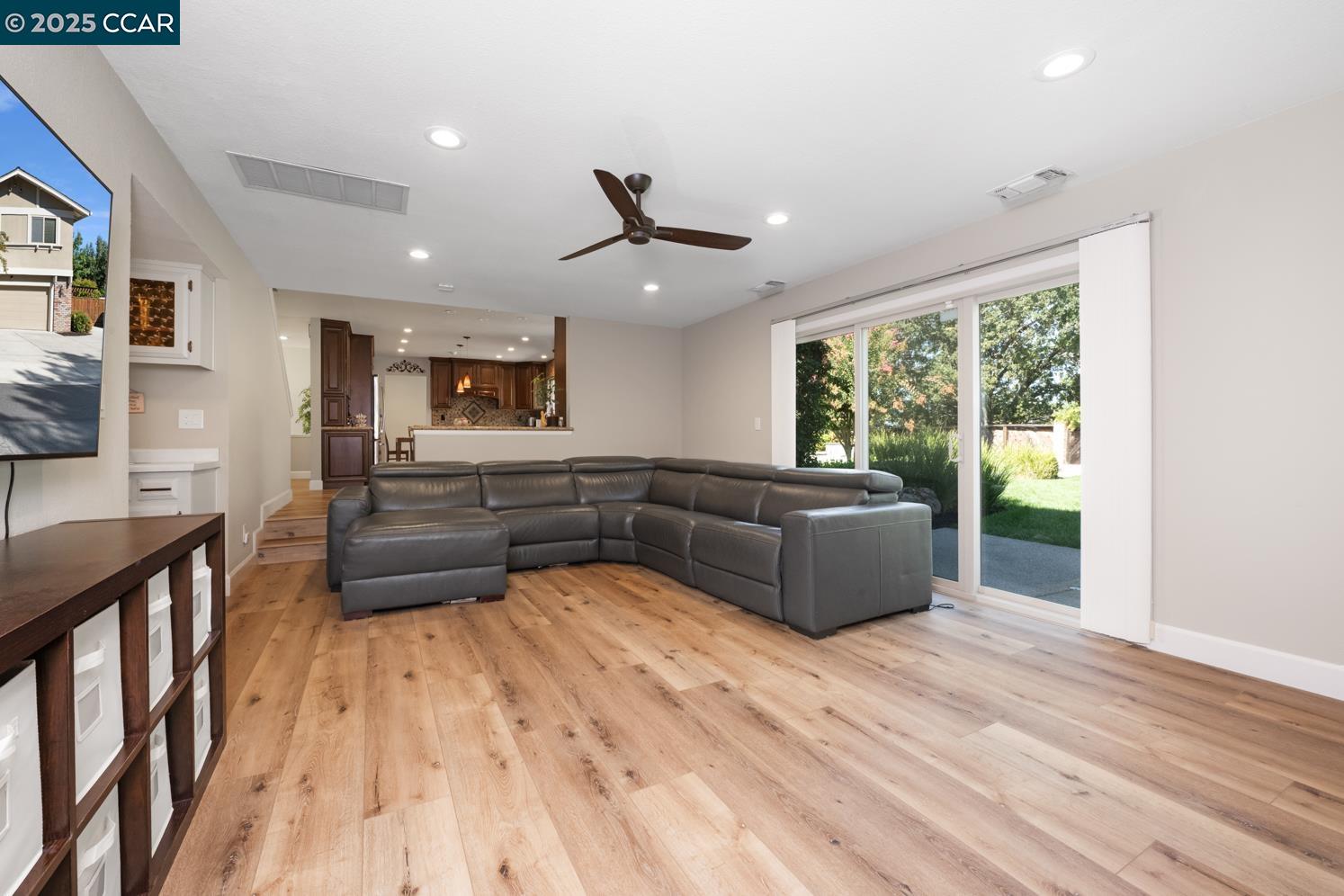 1290 Easley Dr